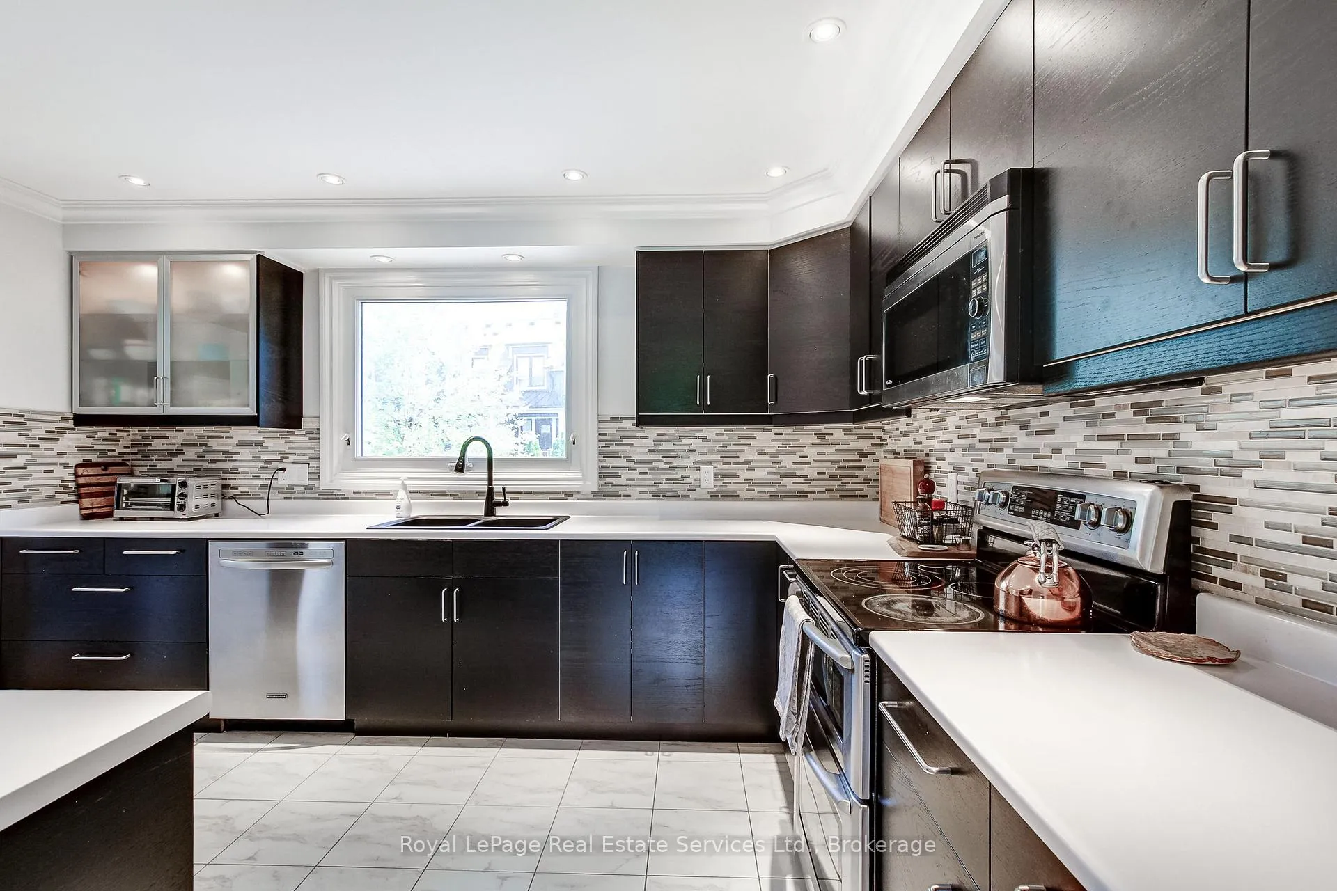 Photo 29 of 453 Warminster Drive, Oakville, West — HOMEH