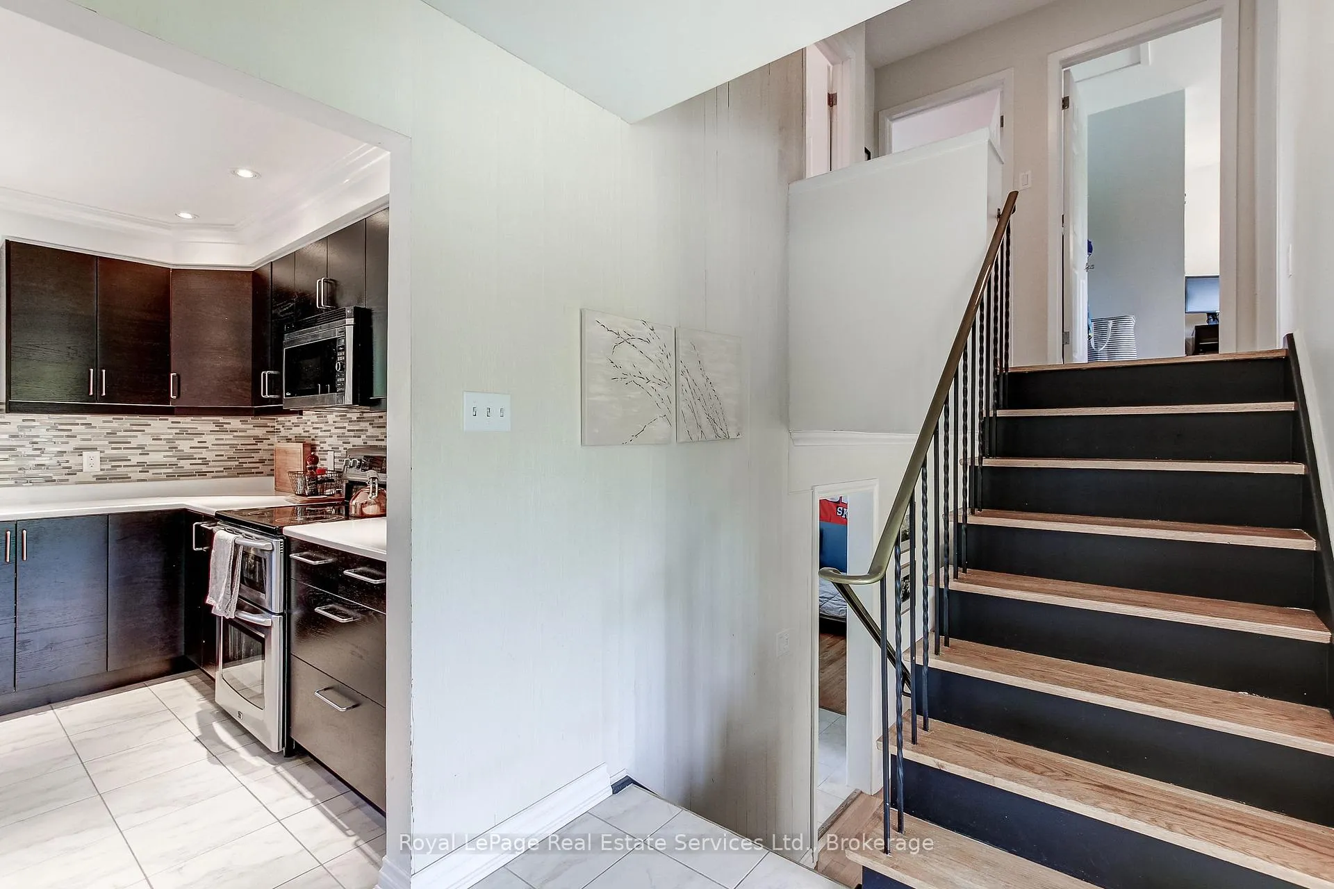 Photo 30 of 453 Warminster Drive, Oakville, West — HOMEH