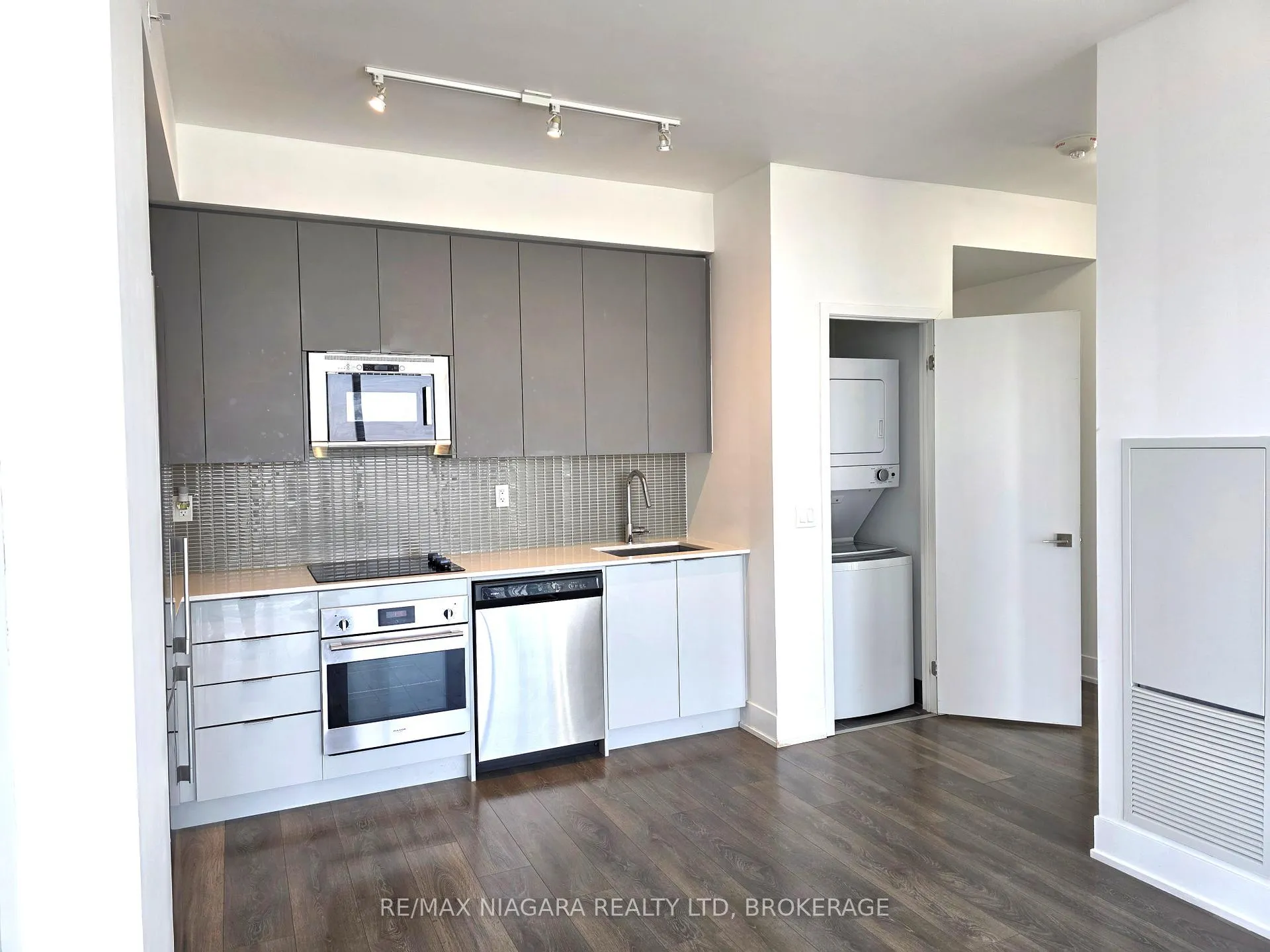 Photo 8 of Unit 3503, 2916 highway 7 Road W, Vaughan, Concord — HOMEH