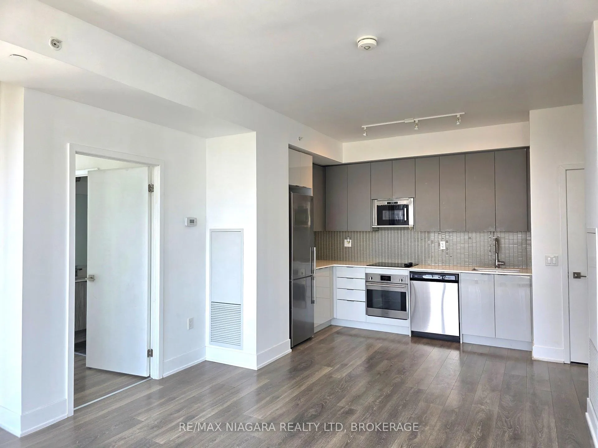 Photo 10 of Unit 3503, 2916 highway 7 Road W, Vaughan, Concord — HOMEH