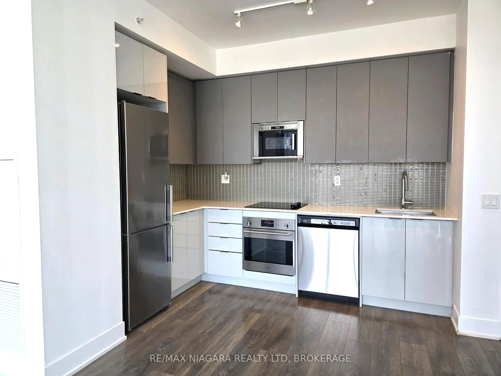 Photo 11 of Unit 3503, 2916 highway 7 Road W, Vaughan, Concord — HOMEH