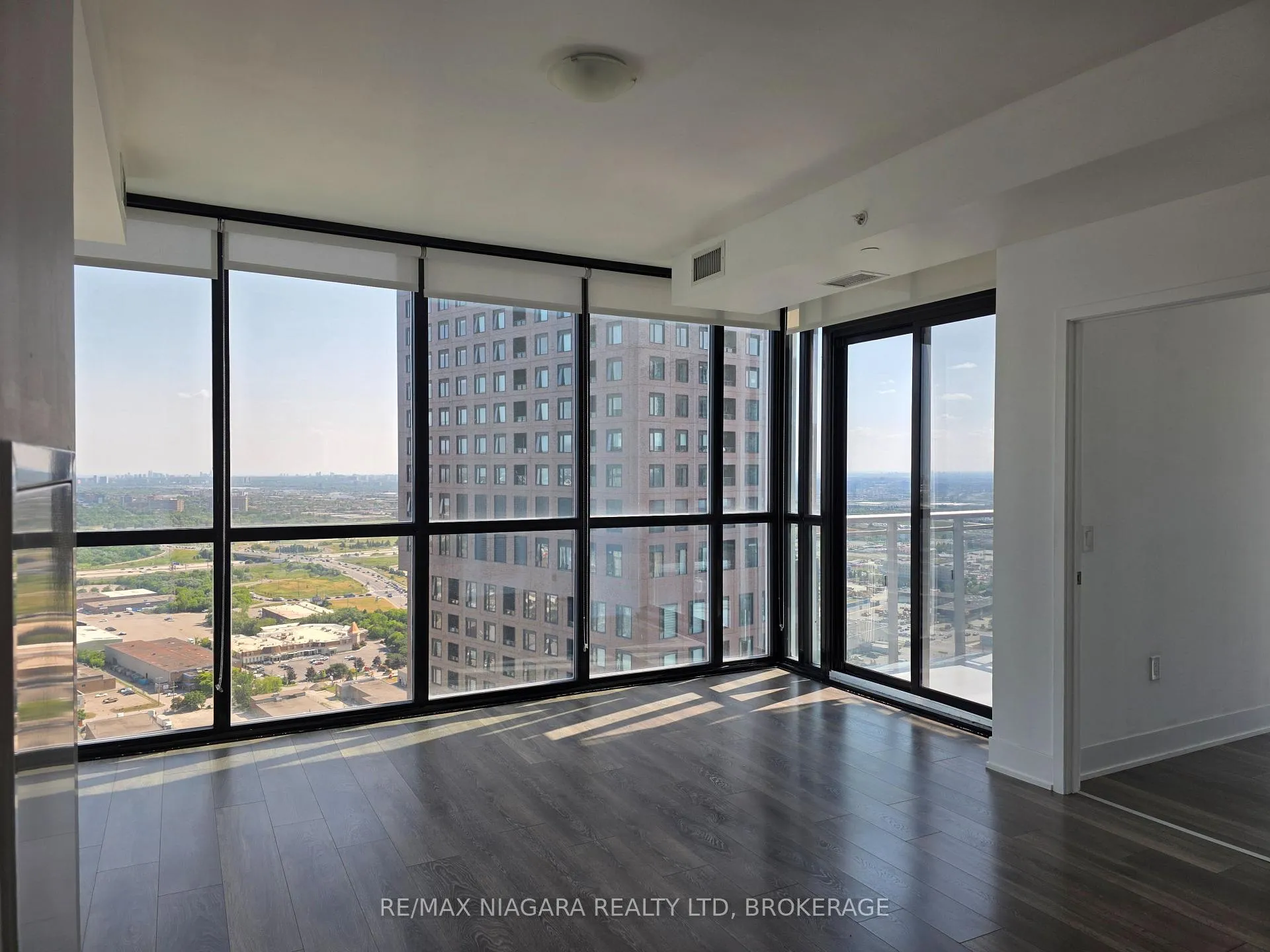 Photo 14 of Unit 3503, 2916 highway 7 Road W, Vaughan, Concord — HOMEH