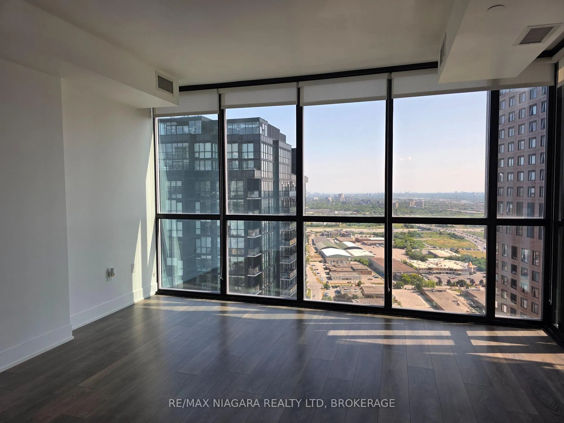 Photo 15 of Unit 3503, 2916 highway 7 Road W, Vaughan, Concord — HOMEH