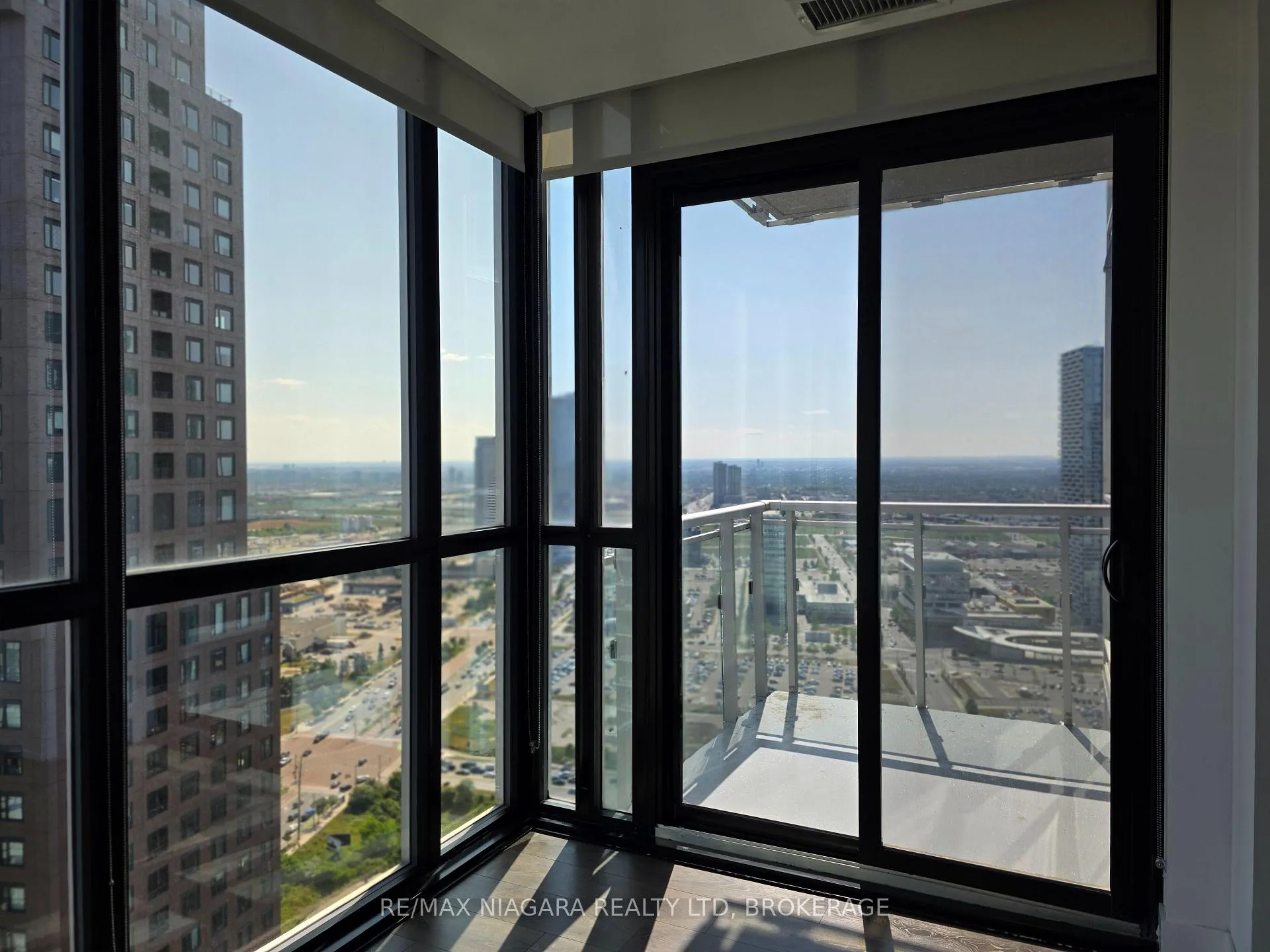 Photo 16 of Unit 3503, 2916 highway 7 Road W, Vaughan, Concord — HOMEH