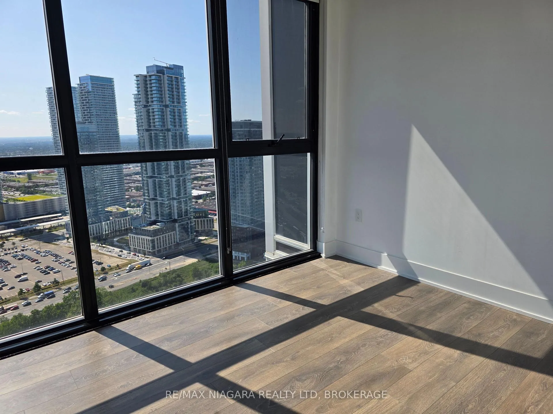 Photo 18 of Unit 3503, 2916 highway 7 Road W, Vaughan, Concord — HOMEH