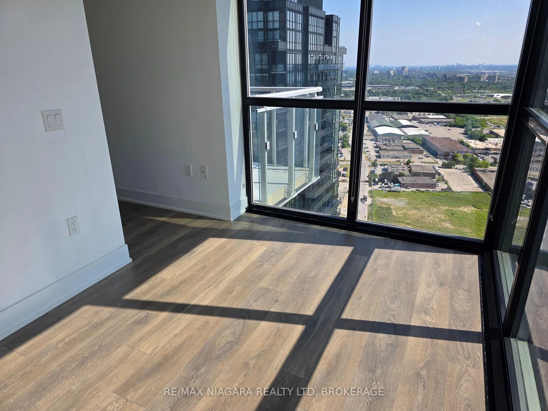 Photo 20 of Unit 3503, 2916 highway 7 Road W, Vaughan, Concord — HOMEH