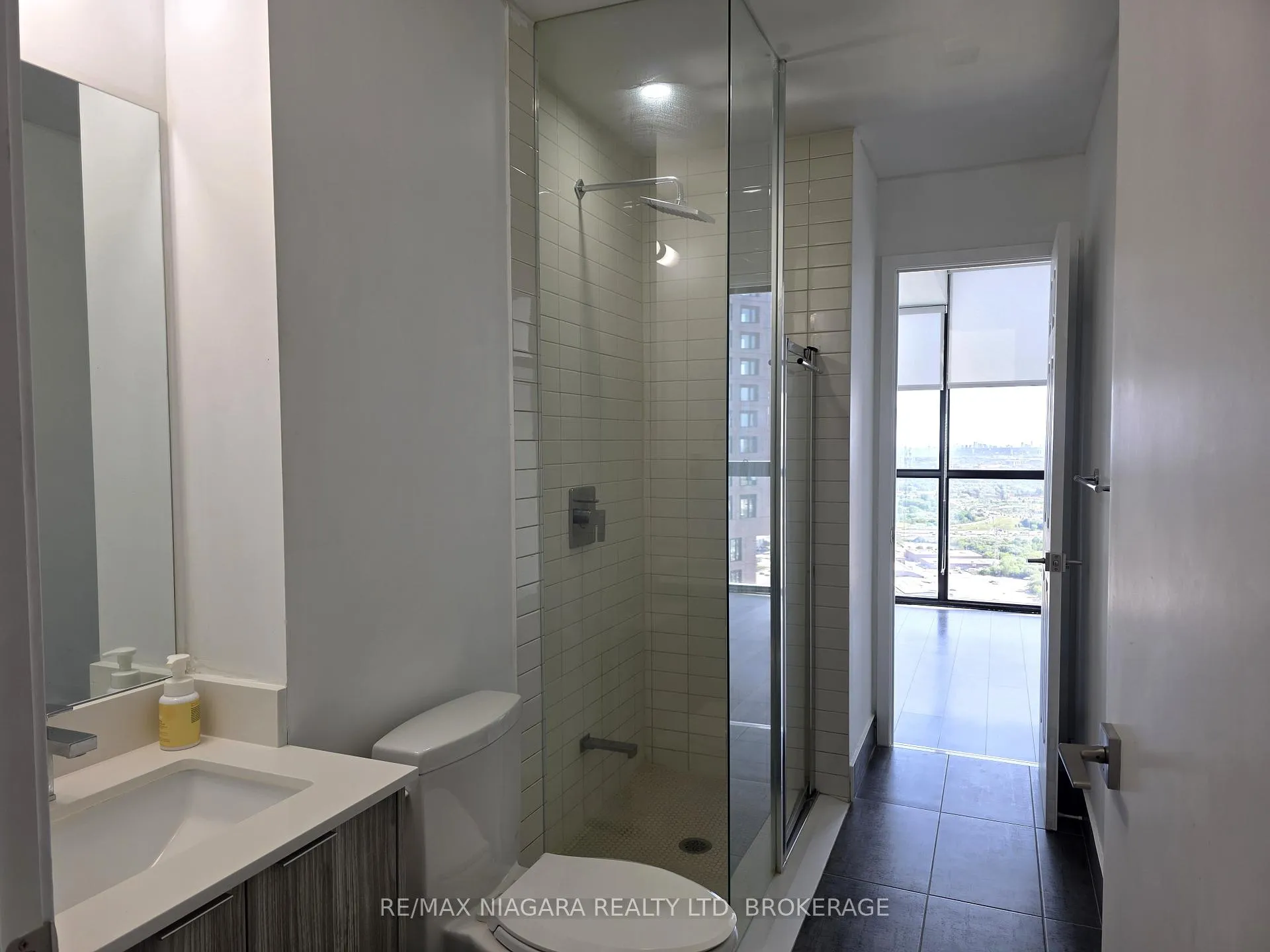 Photo 27 of Unit 3503, 2916 highway 7 Road W, Vaughan, Concord — HOMEH