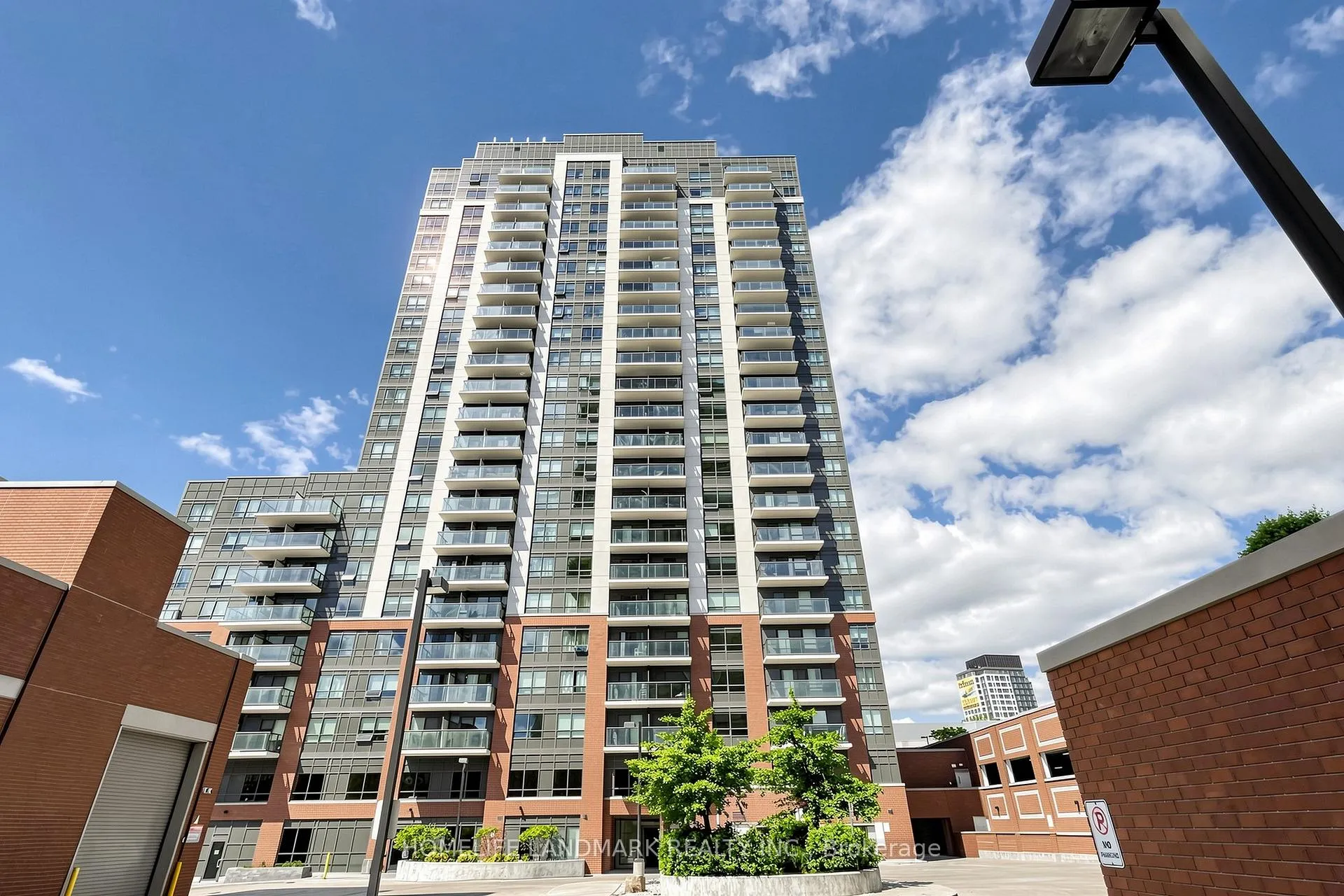 Front of Unit 603, 1420 Dupont Street