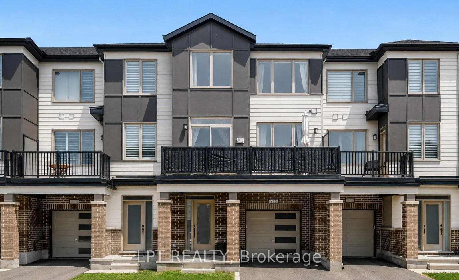 Front of 815 Kiniw Private