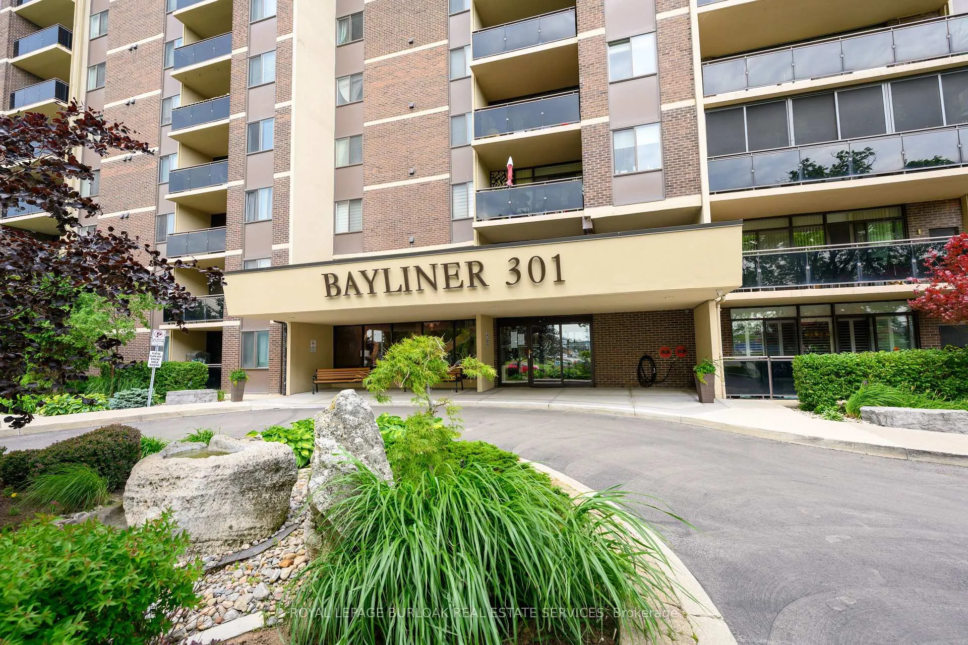 Photo 4 of Unit 802, 301 Frances Avenue, Hamilton, Lakeshore — HOMEH