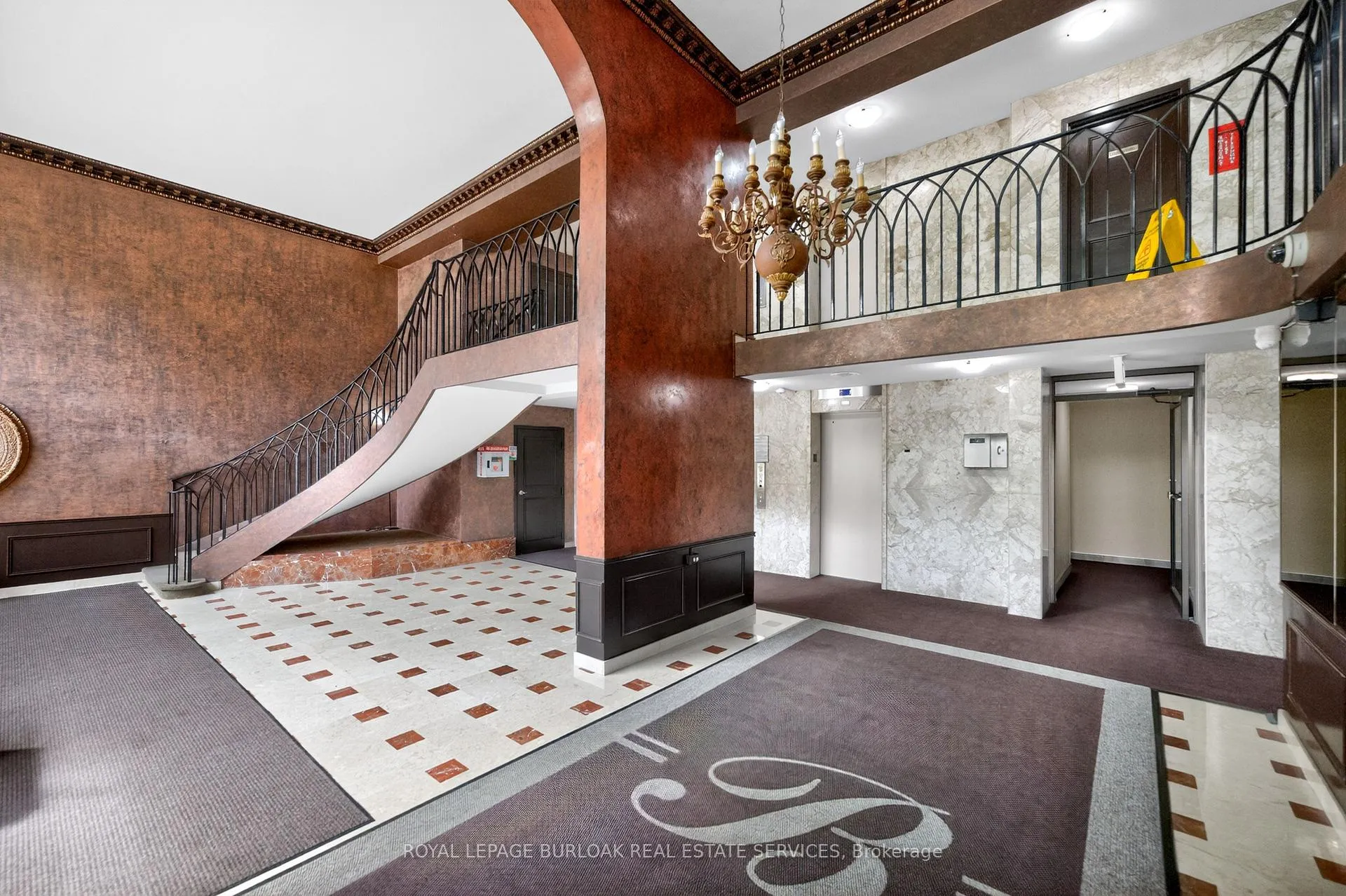 Photo 5 of Unit 802, 301 Frances Avenue, Hamilton, Lakeshore — HOMEH