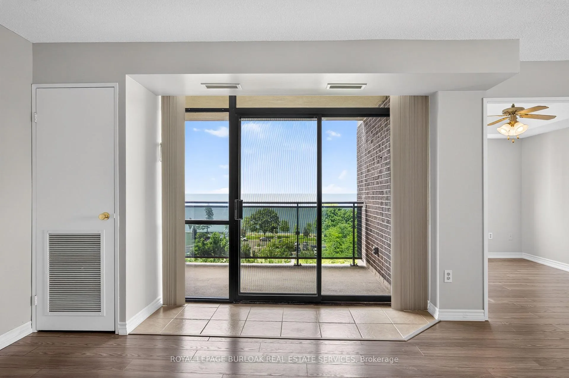 Photo 9 of Unit 802, 301 Frances Avenue, Hamilton, Lakeshore — HOMEH