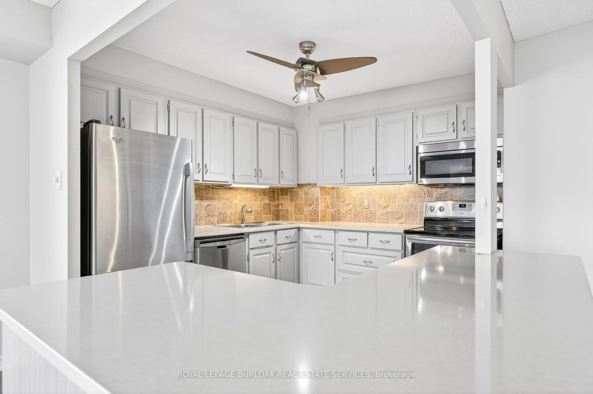 Photo 14 of Unit 802, 301 Frances Avenue, Hamilton, Lakeshore — HOMEH