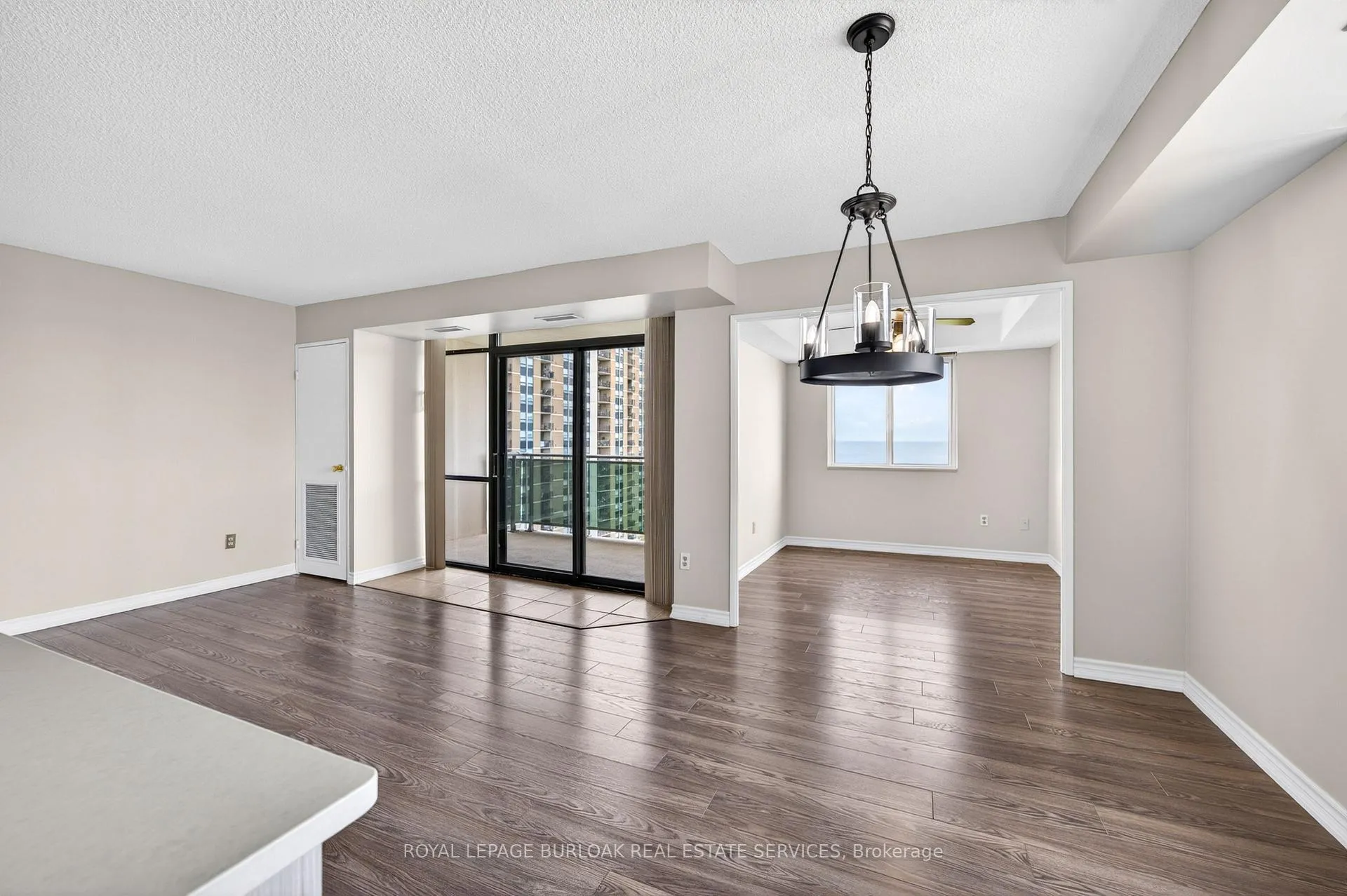 Photo 41 of Unit 802, 301 Frances Avenue, Hamilton, Lakeshore — HOMEH