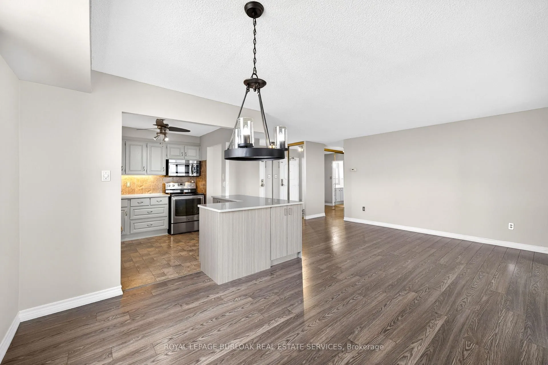 Photo 43 of Unit 802, 301 Frances Avenue, Hamilton, Lakeshore — HOMEH