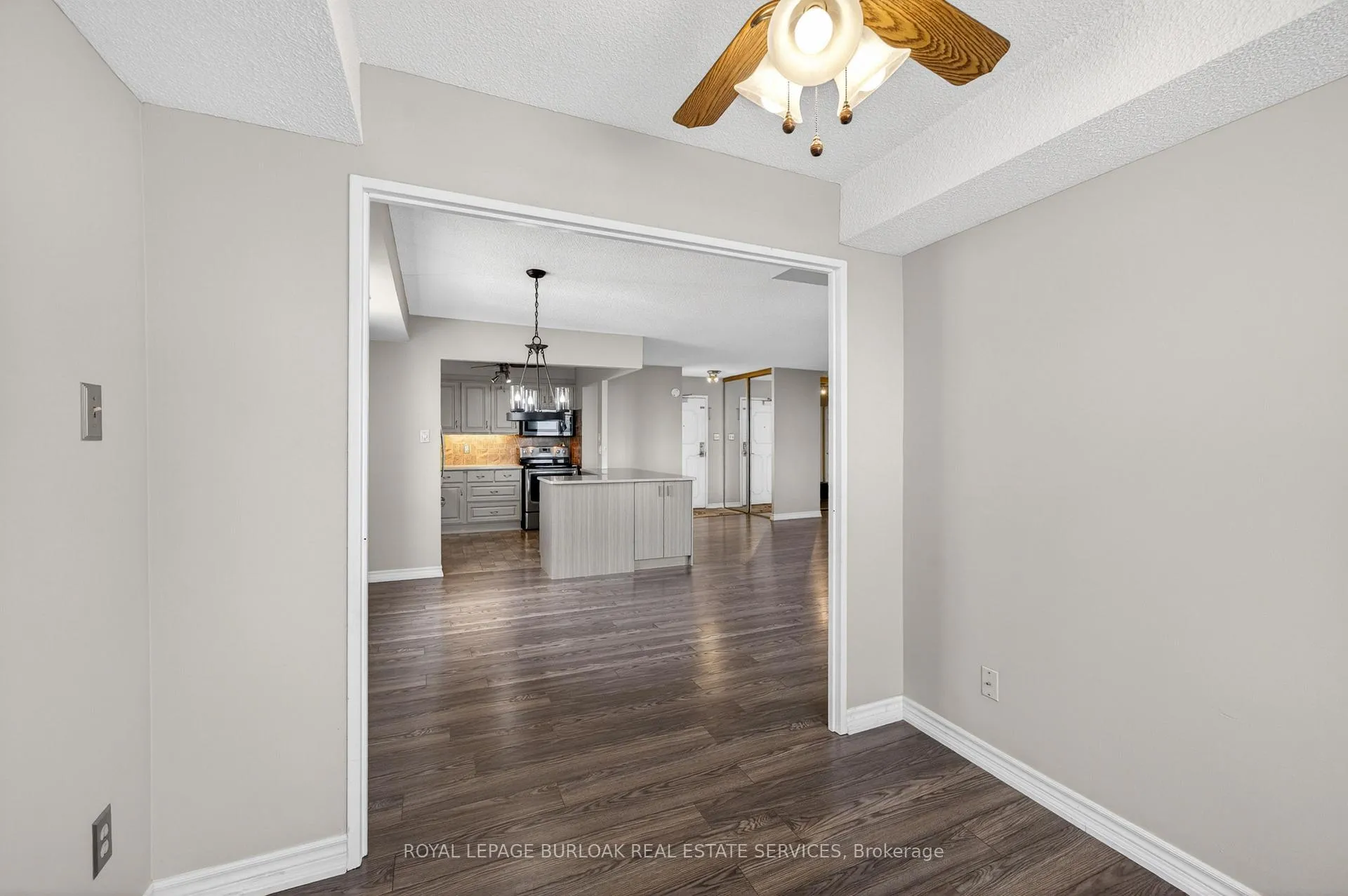 Photo 18 of Unit 802, 301 Frances Avenue, Hamilton, Lakeshore — HOMEH