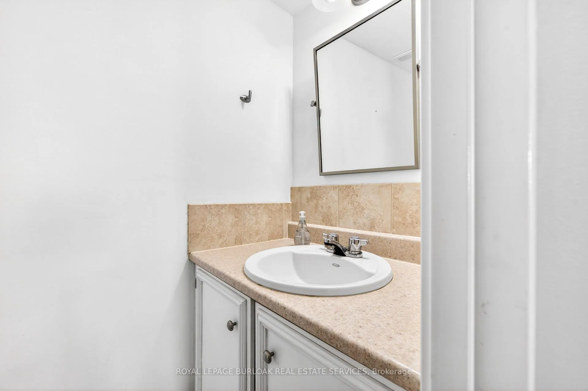 Photo 22 of Unit 802, 301 Frances Avenue, Hamilton, Lakeshore — HOMEH