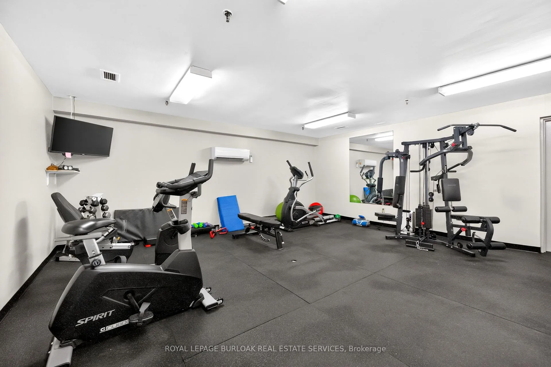 Photo 33 of Unit 802, 301 Frances Avenue, Hamilton, Lakeshore — HOMEH