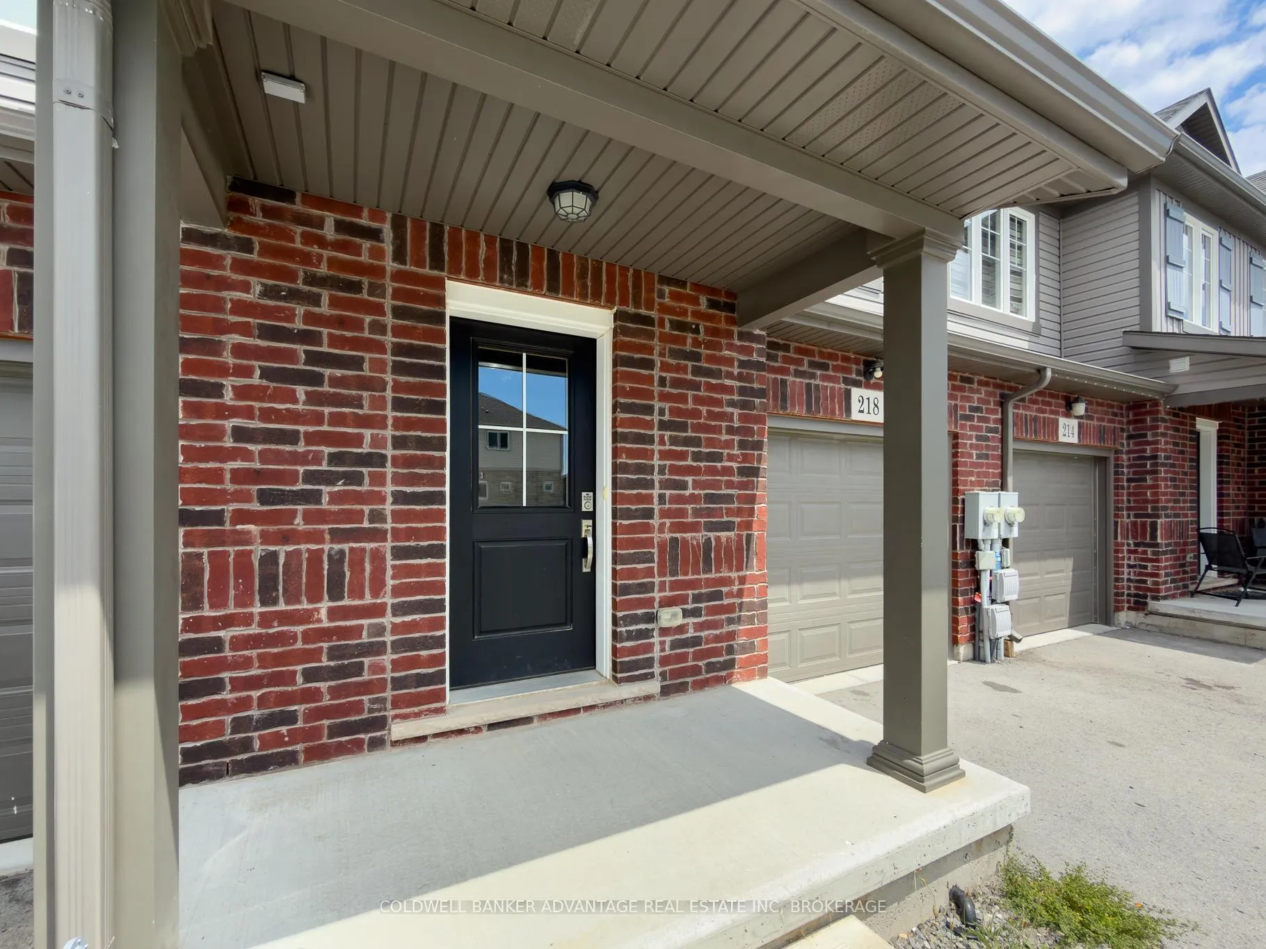 Front of 218 Heron Street