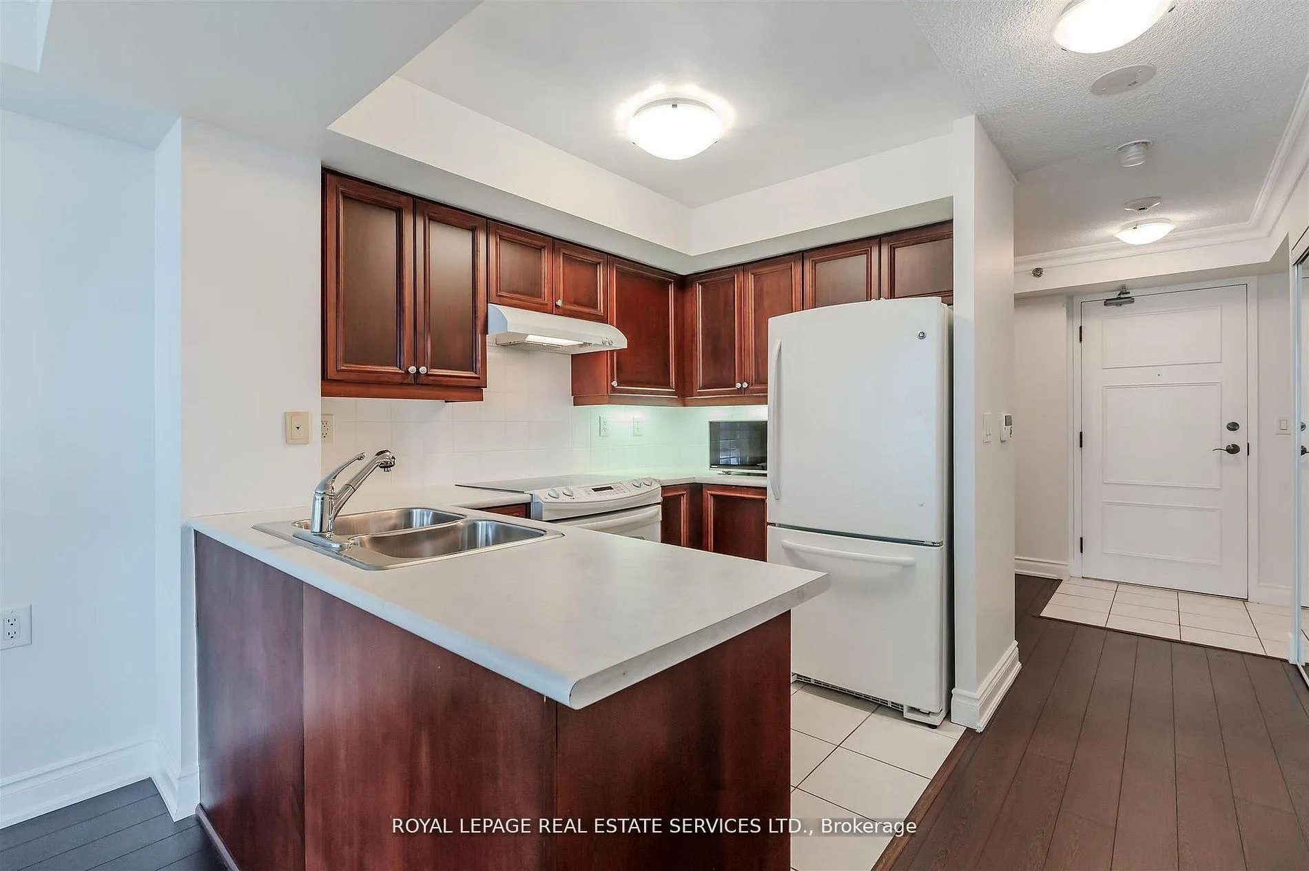 Photo 7 of Unit 1109, 3 Marine Parade Drive, Etobicoke, Mimico — HOMEH