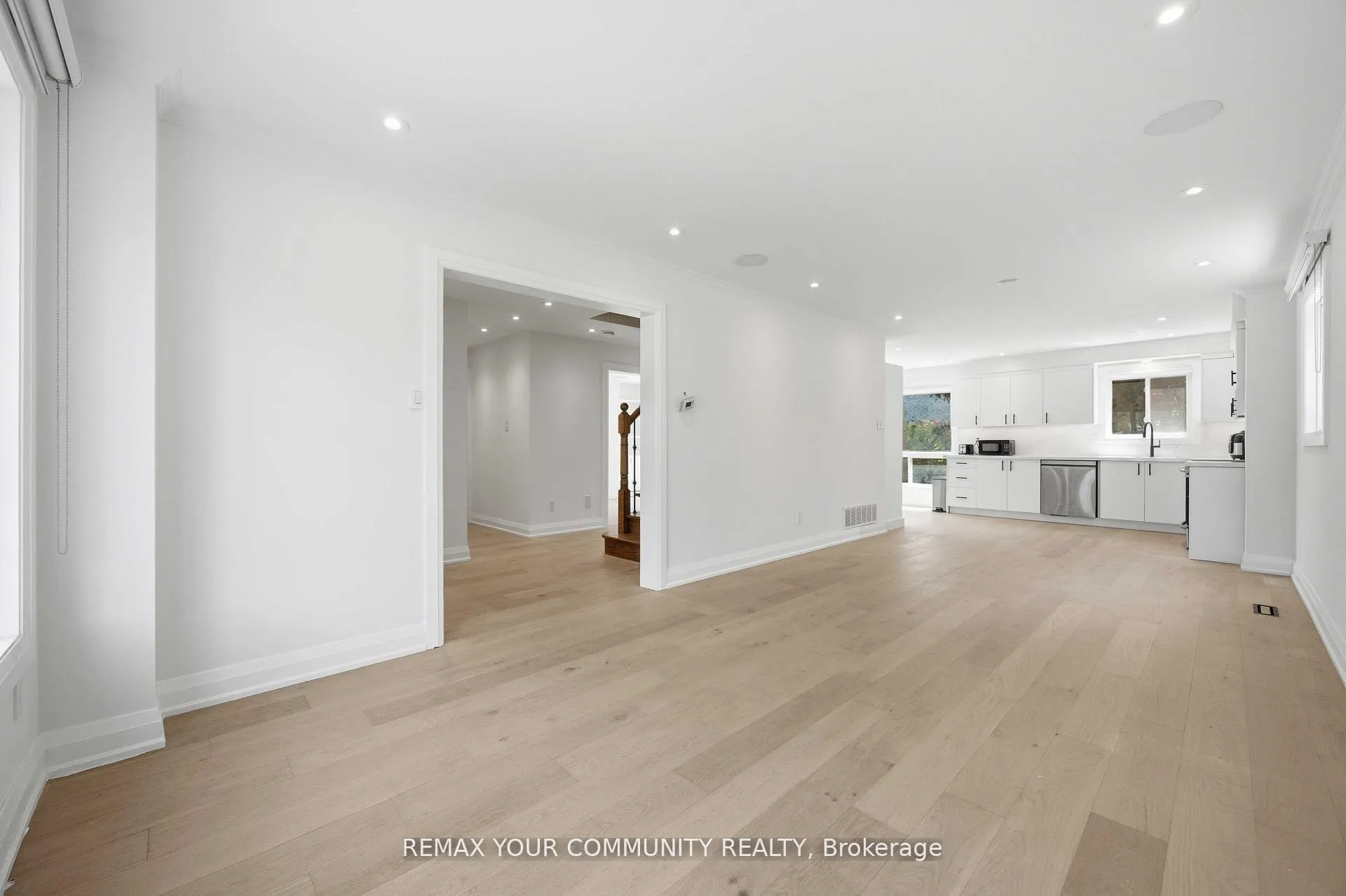 Photo 8 of 251 Osmond Crescent, Newmarket, Bristol-London — HOMEH