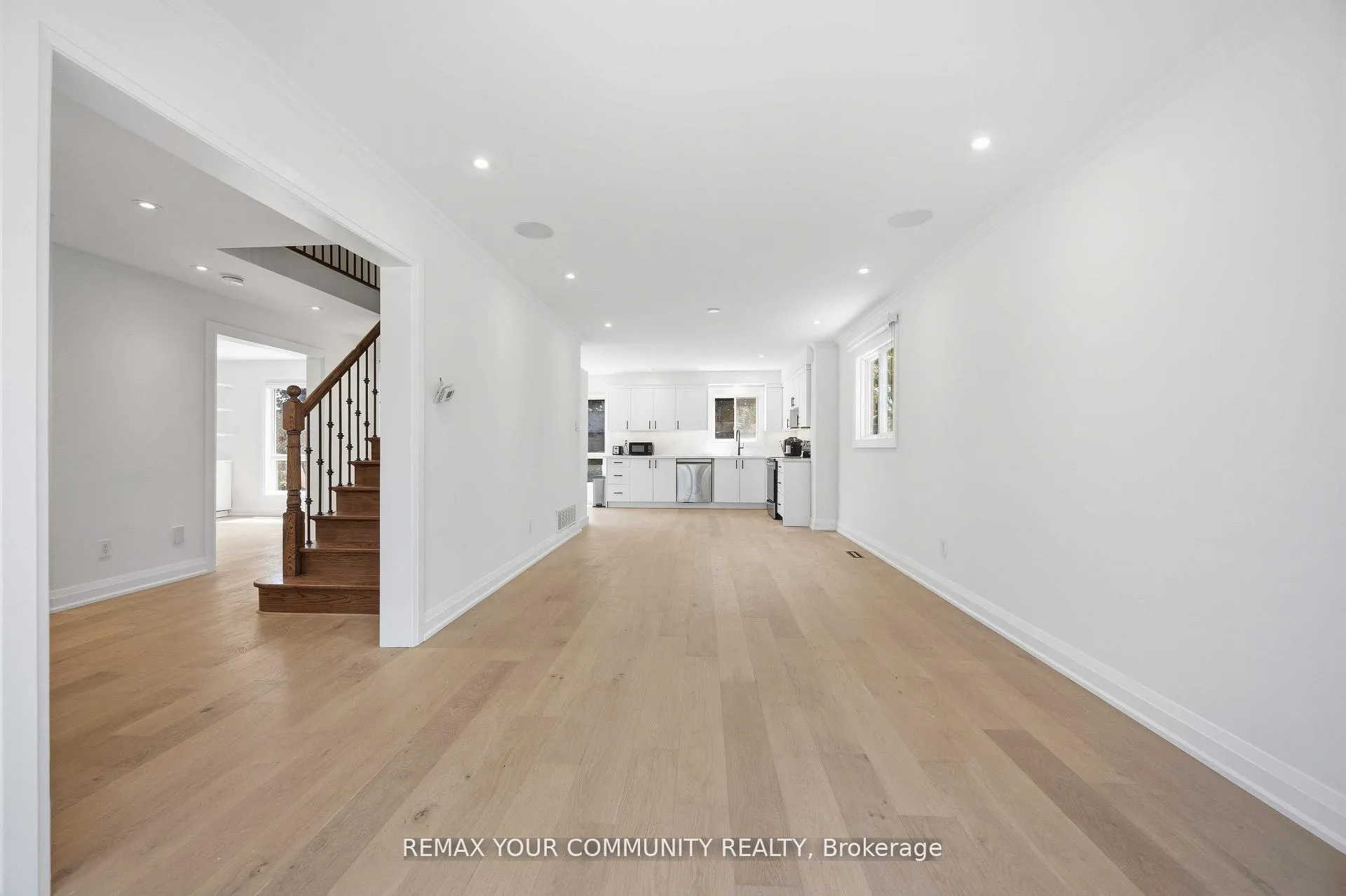 Photo 9 of 251 Osmond Crescent, Newmarket, Bristol-London — HOMEH