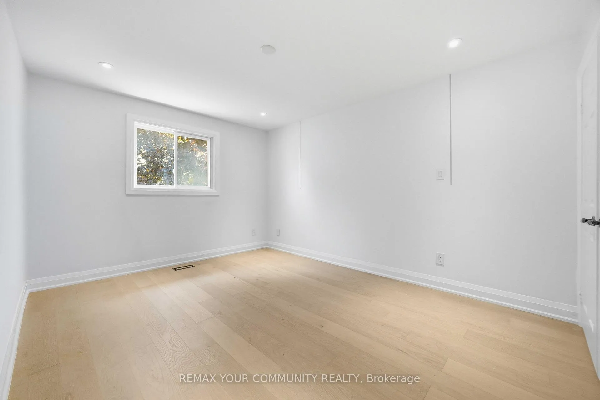 Photo 26 of 251 Osmond Crescent, Newmarket, Bristol-London — HOMEH