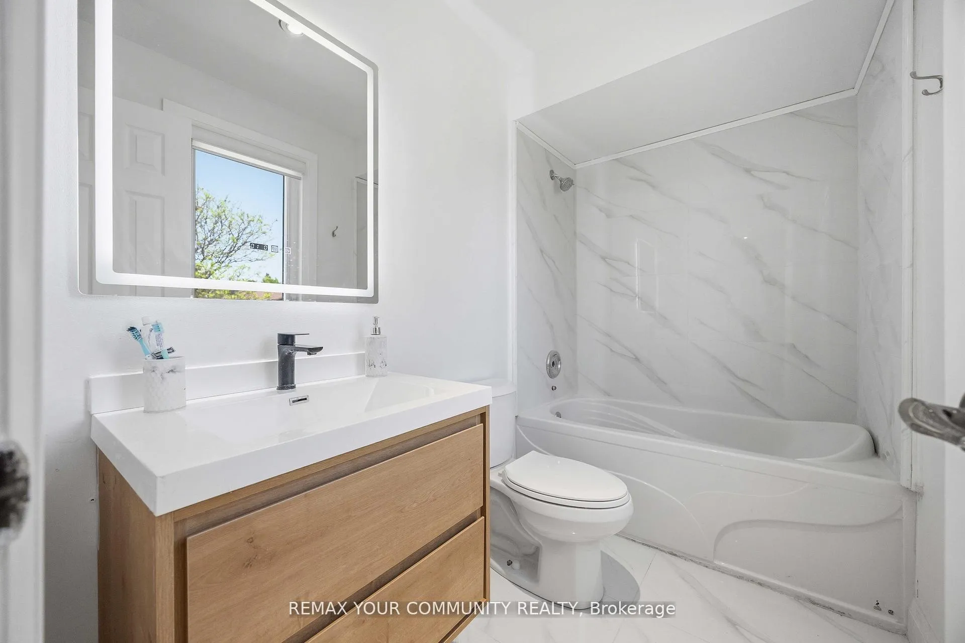 Photo 28 of 251 Osmond Crescent, Newmarket, Bristol-London — HOMEH