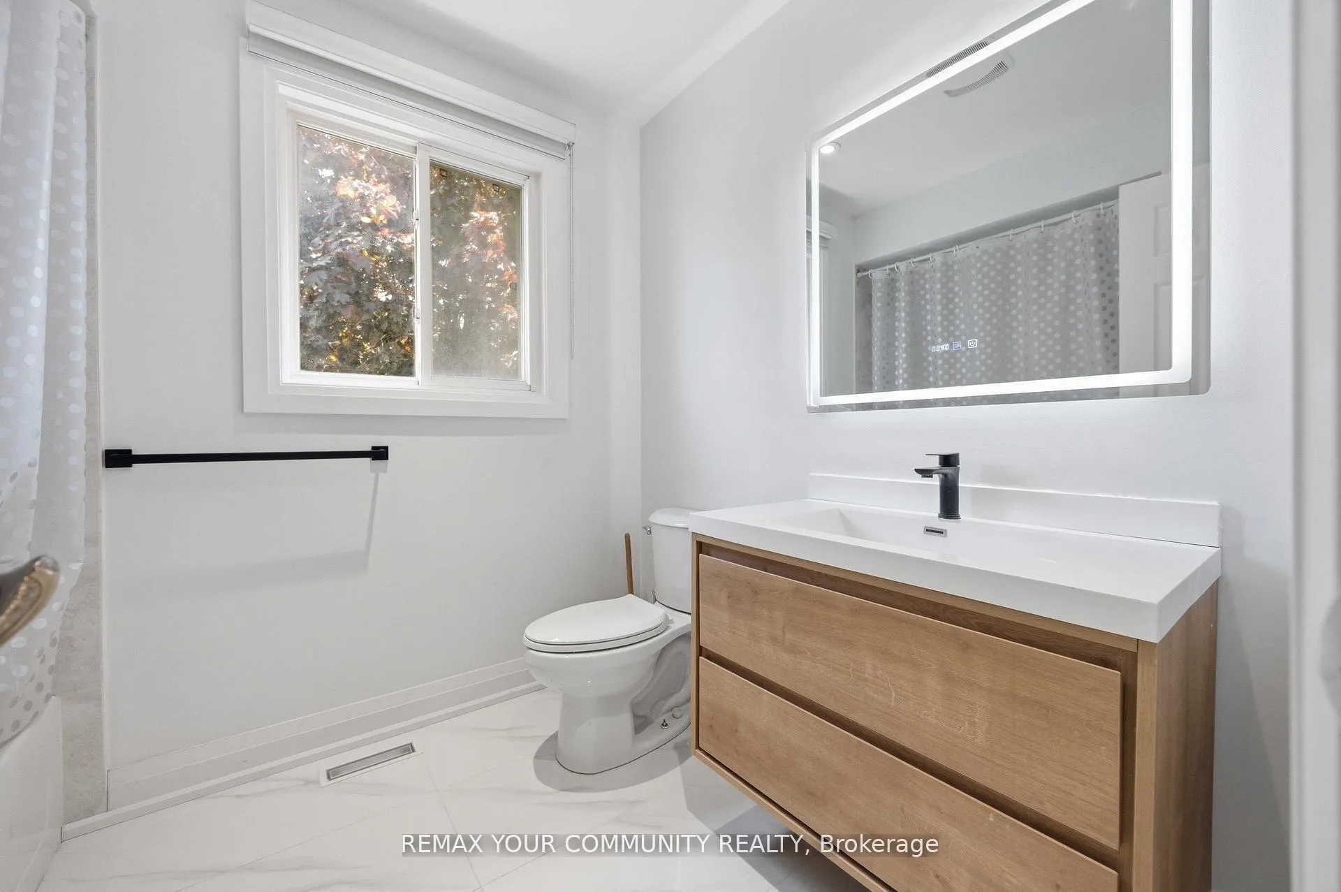 Photo 30 of 251 Osmond Crescent, Newmarket, Bristol-London — HOMEH