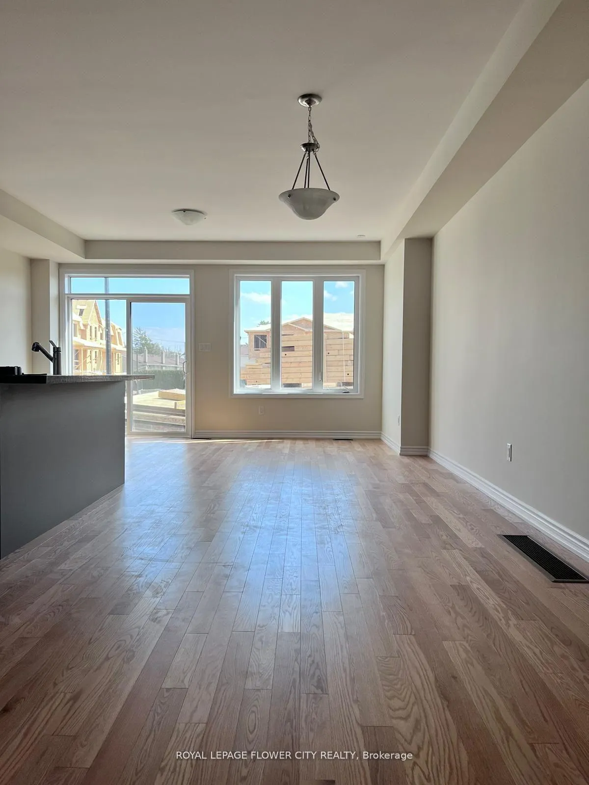 Photo 6 of 1438 Almonte Drive, Burlington, Tyandaga — HOMEH
