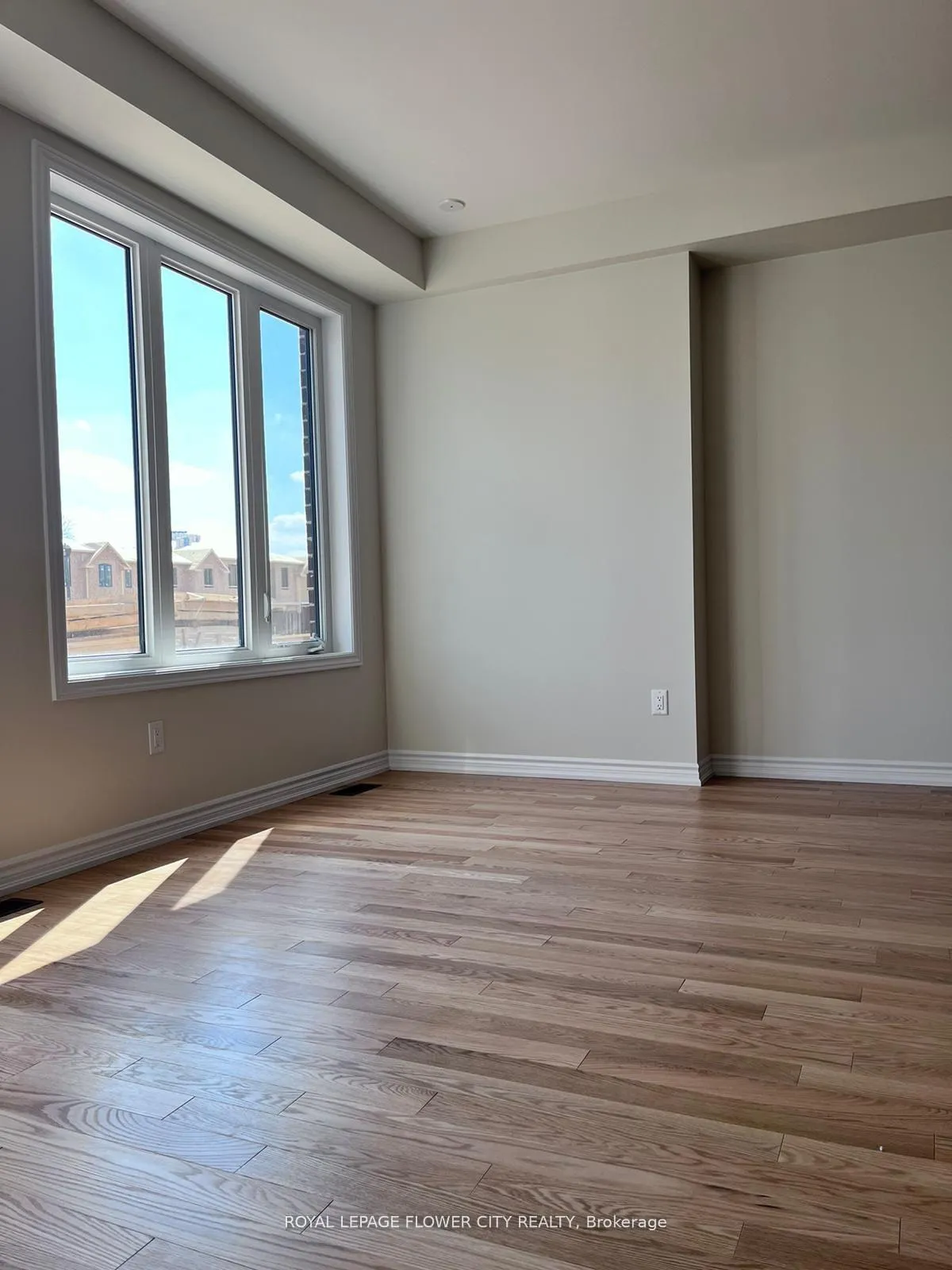 Photo 7 of 1438 Almonte Drive, Burlington, Tyandaga — HOMEH