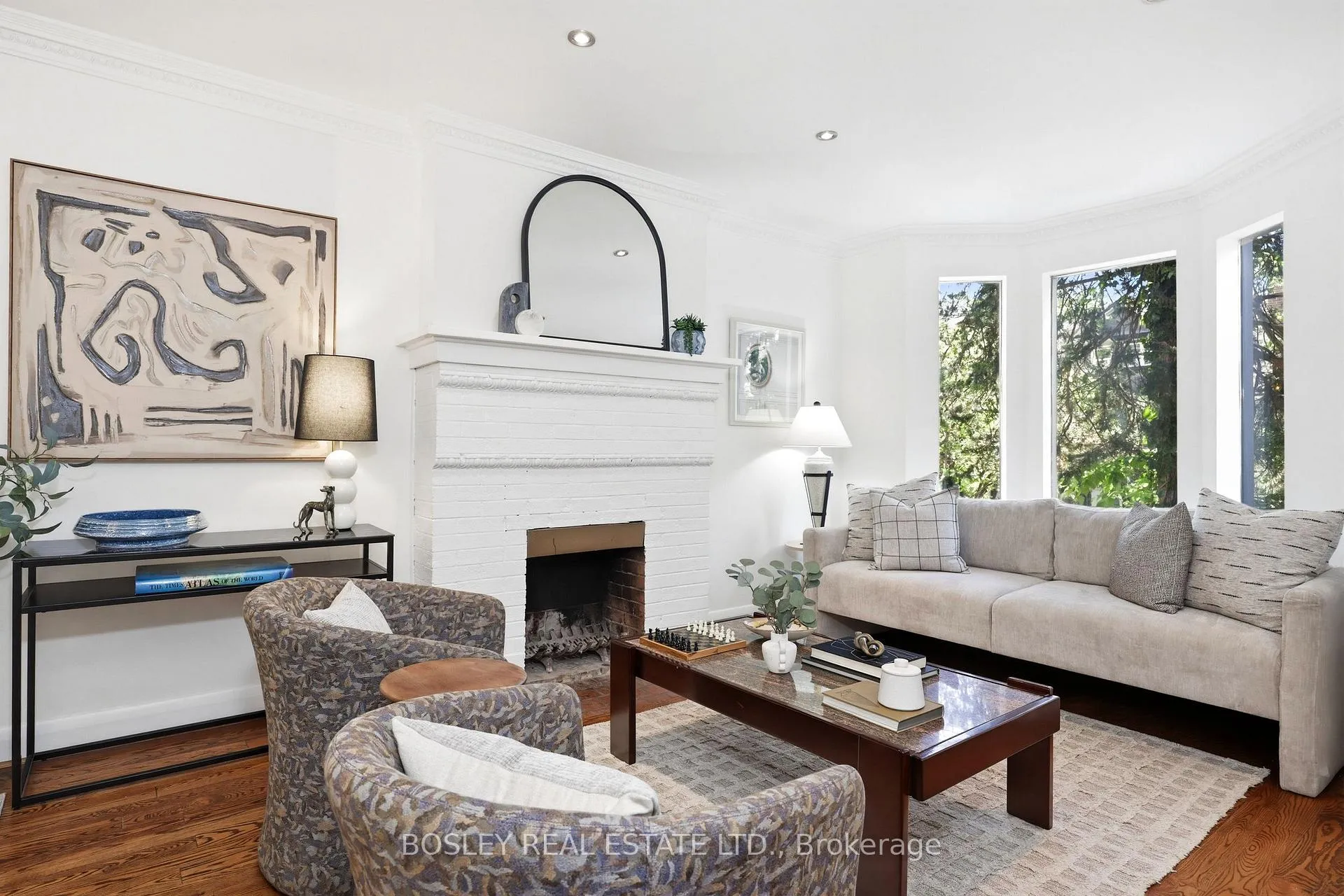Photo 3 of 34 Tennis Crescent, Toronto, North Riverdale — HOMEH