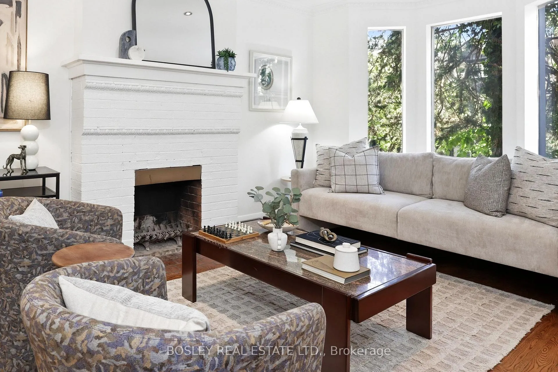 Photo 4 of 34 Tennis Crescent, Toronto, North Riverdale — HOMEH
