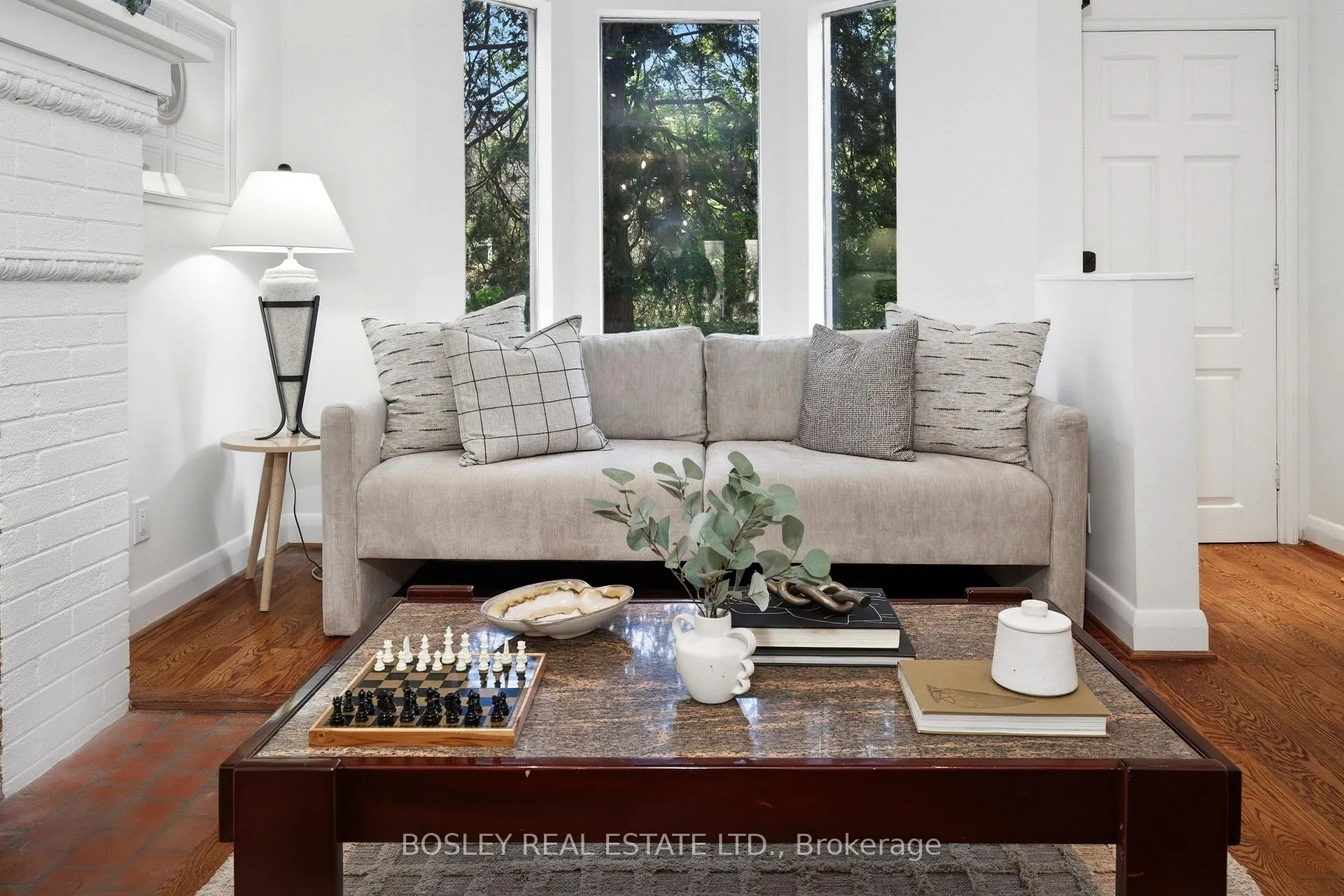 Photo 5 of 34 Tennis Crescent, Toronto, North Riverdale — HOMEH