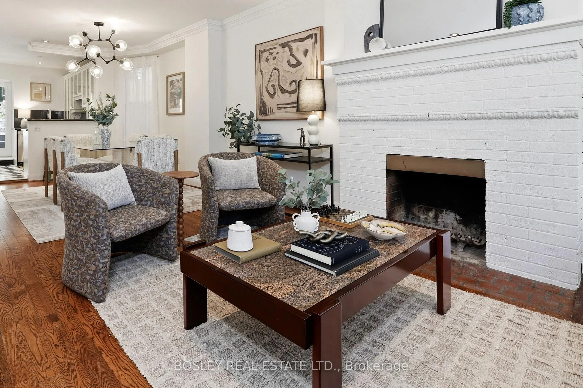 Photo 8 of 34 Tennis Crescent, Toronto, North Riverdale — HOMEH