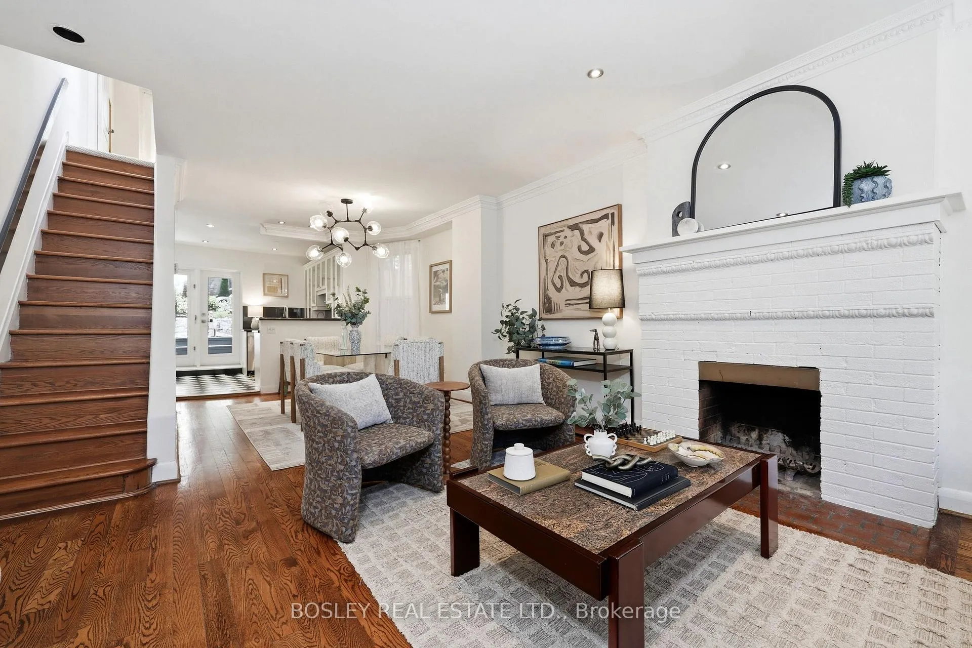 Photo 9 of 34 Tennis Crescent, Toronto, North Riverdale — HOMEH