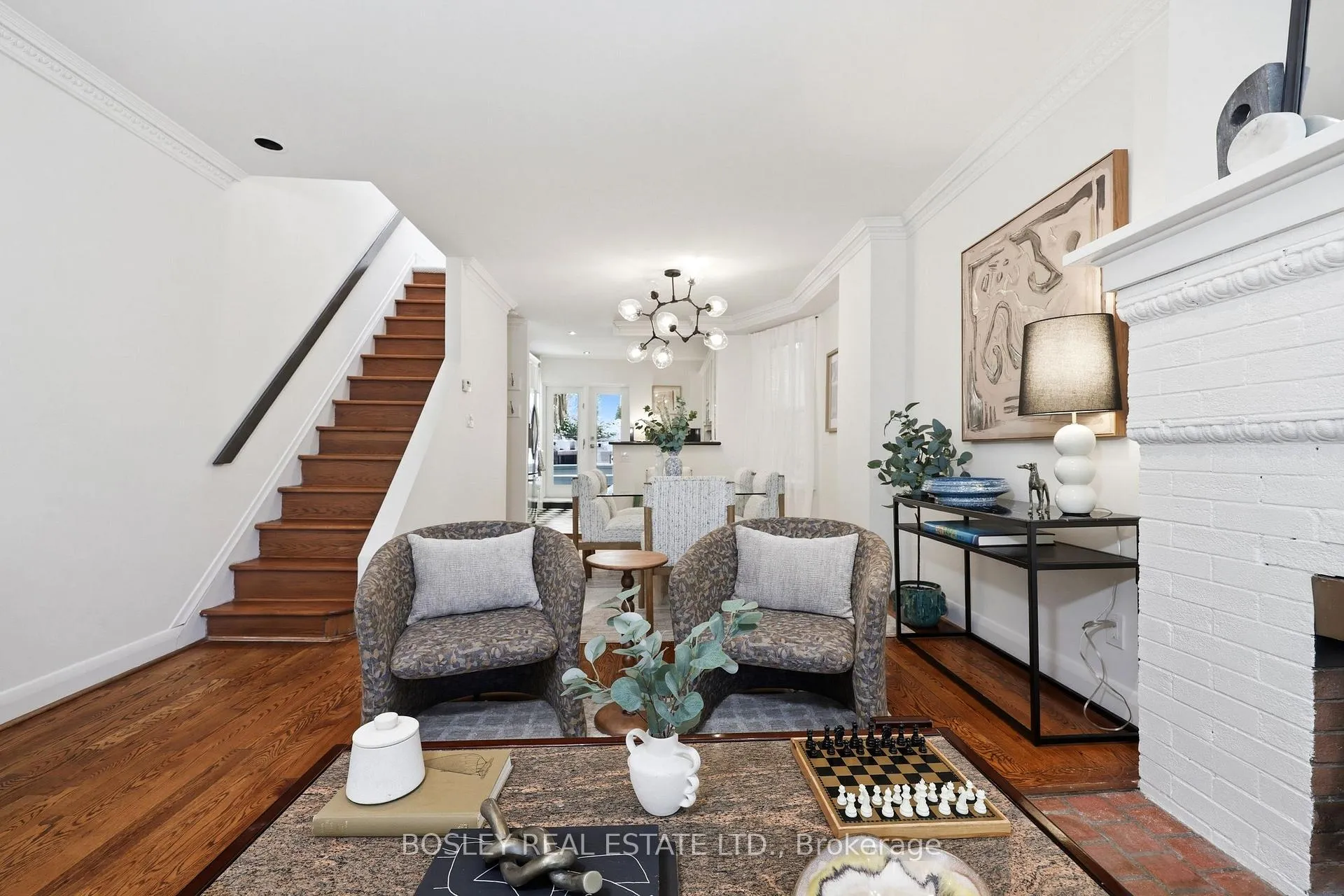 Photo 10 of 34 Tennis Crescent, Toronto, North Riverdale — HOMEH