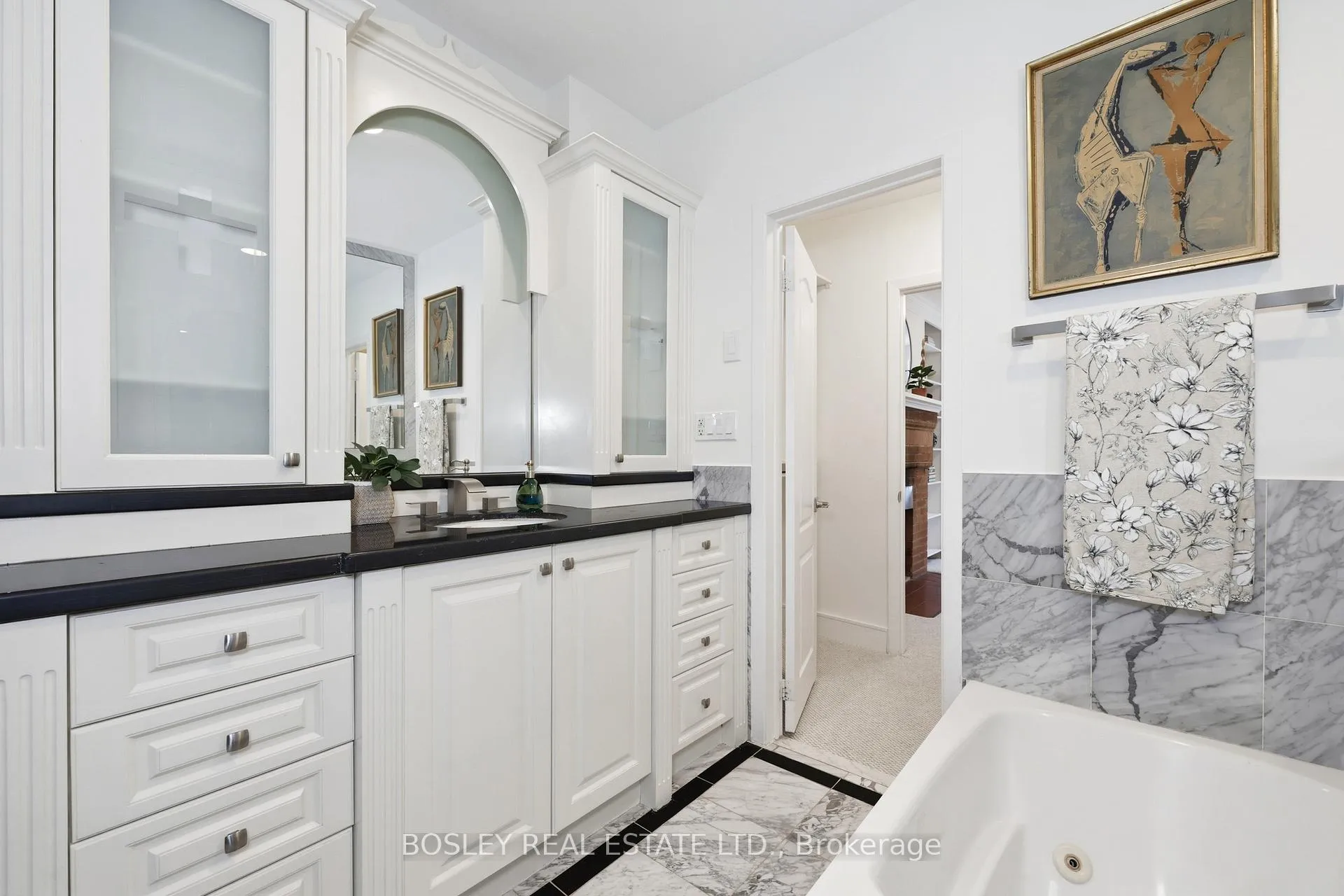 Photo 29 of 34 Tennis Crescent, Toronto, North Riverdale — HOMEH