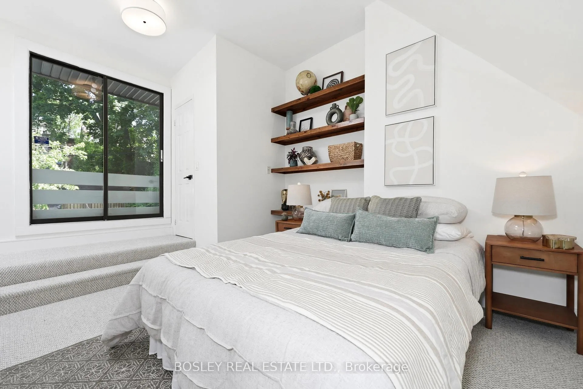 Photo 35 of 34 Tennis Crescent, Toronto, North Riverdale — HOMEH