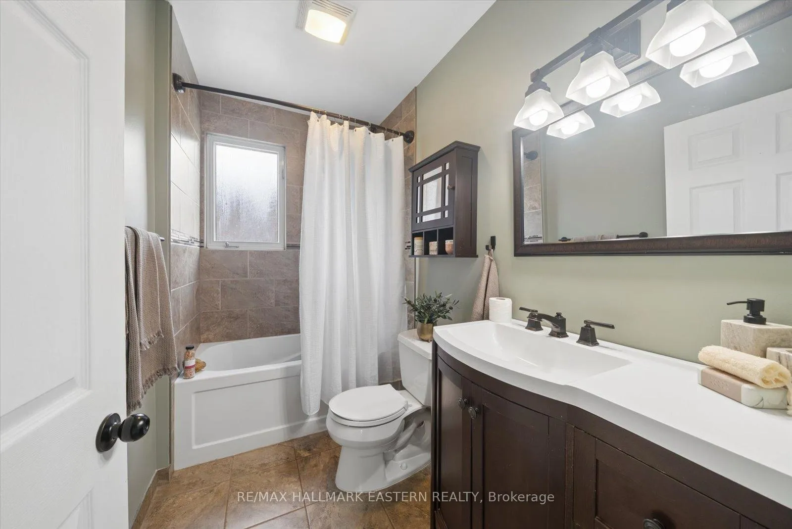 Photo 19 of 522 King George Street, Peterborough, Otonabee Ward 1 — HOMEH