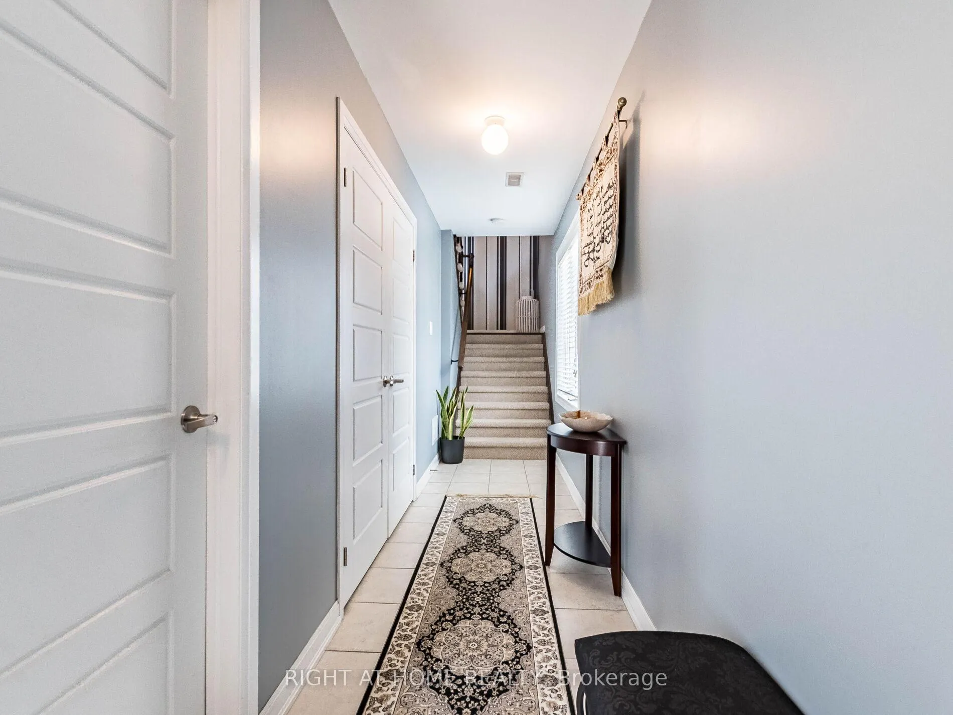 Photo 6 of Unit 61, 165 Hampshire Way, Milton, Dempsey — HOMEH