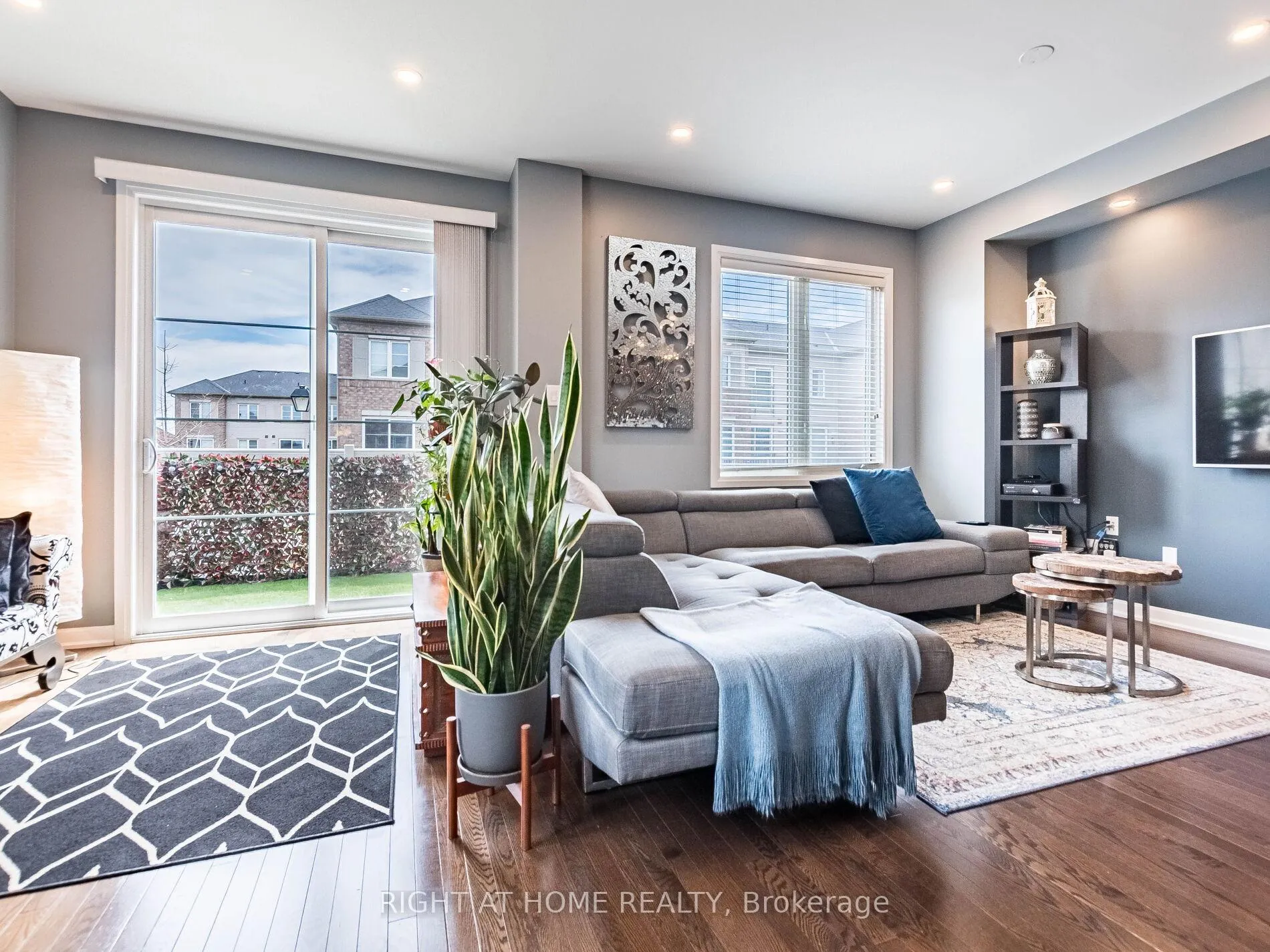 Photo 10 of Unit 61, 165 Hampshire Way, Milton, Dempsey — HOMEH