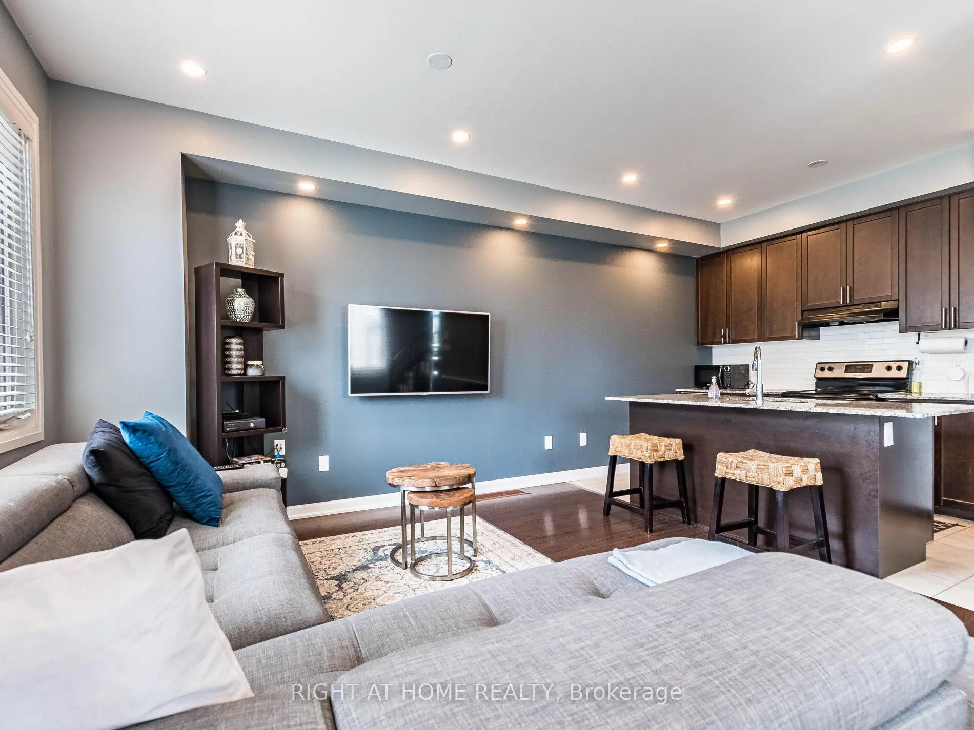 Photo 13 of Unit 61, 165 Hampshire Way, Milton, Dempsey — HOMEH