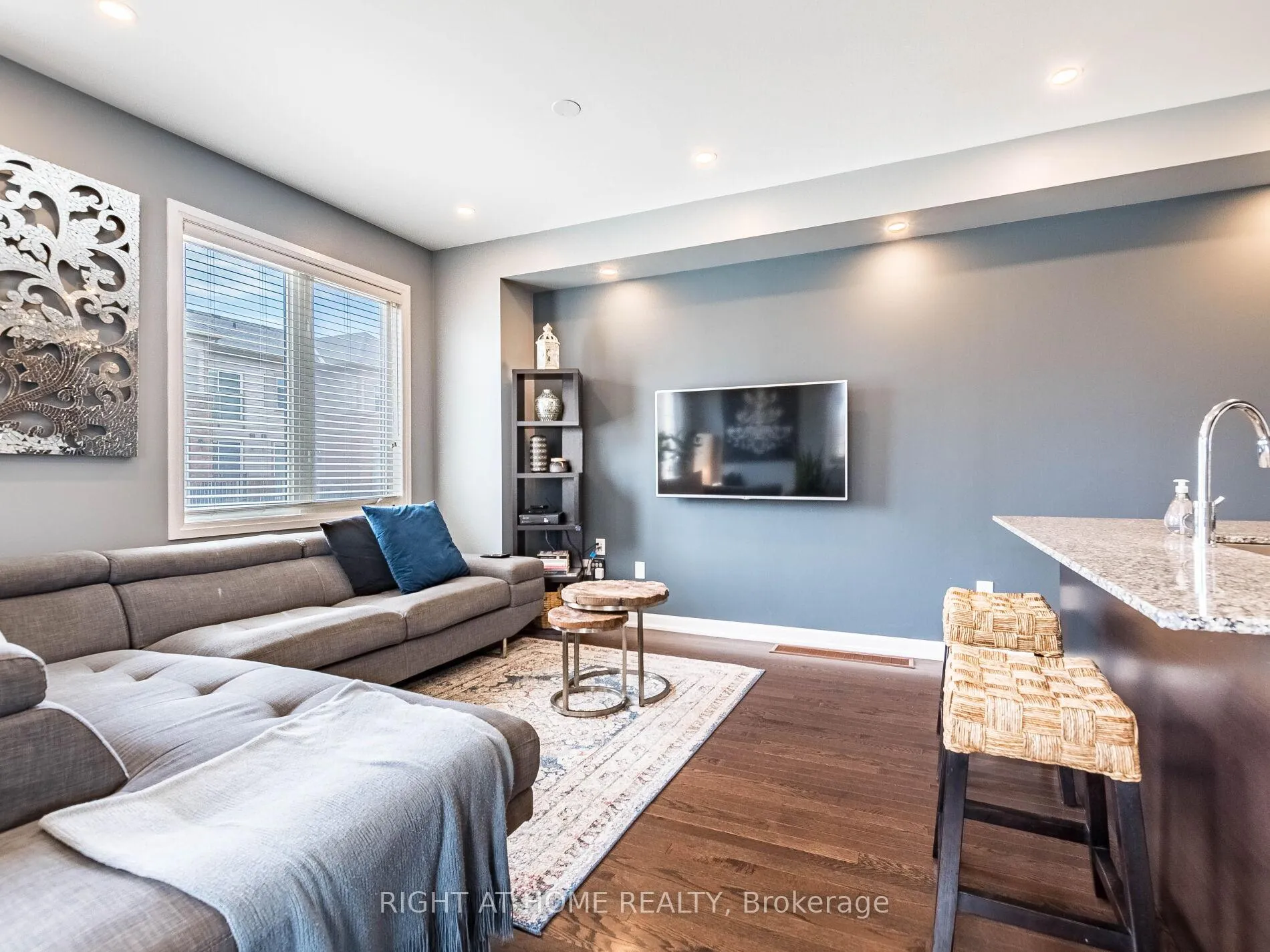 Photo 14 of Unit 61, 165 Hampshire Way, Milton, Dempsey — HOMEH