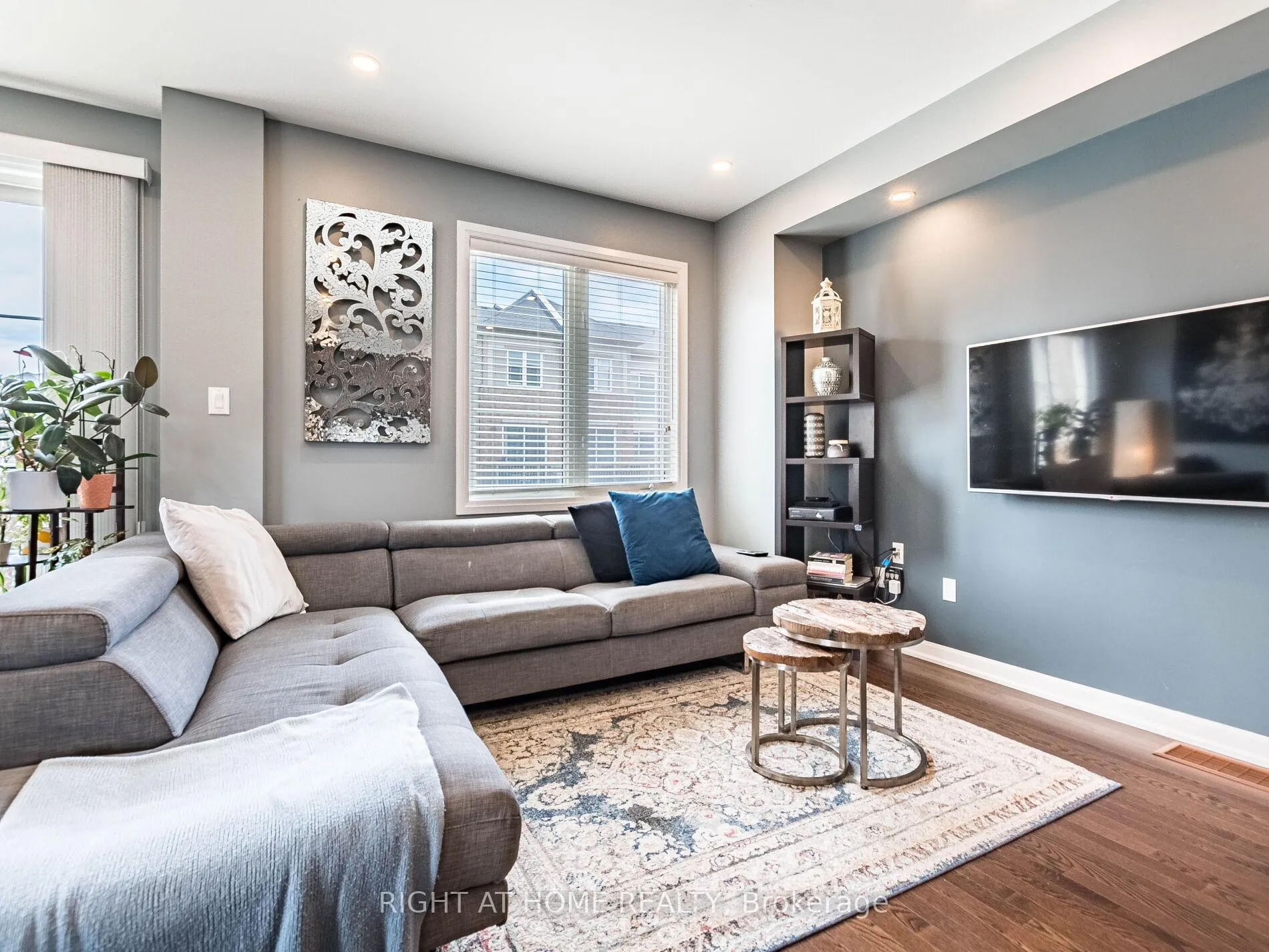 Photo 15 of Unit 61, 165 Hampshire Way, Milton, Dempsey — HOMEH