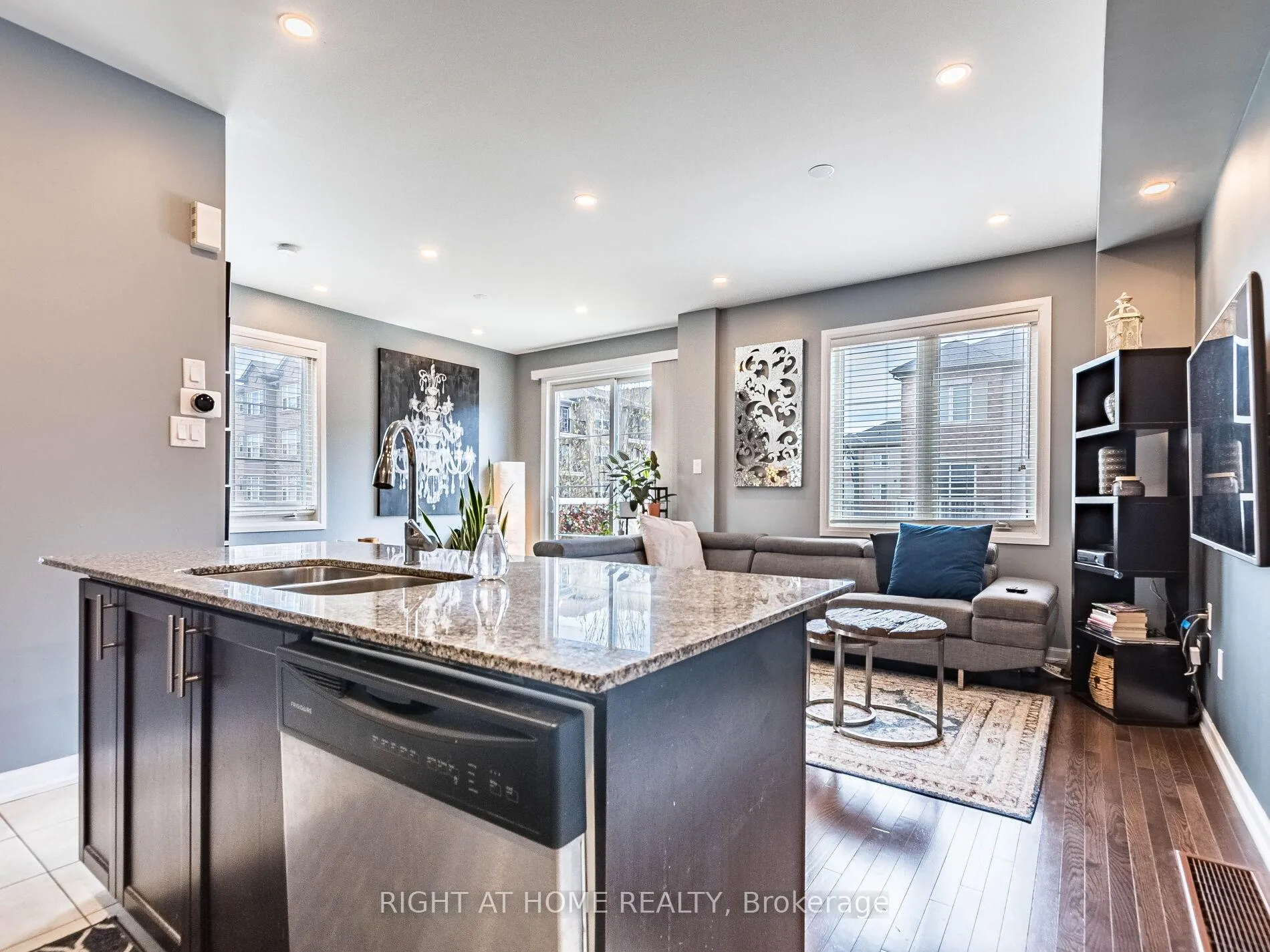 Photo 22 of Unit 61, 165 Hampshire Way, Milton, Dempsey — HOMEH