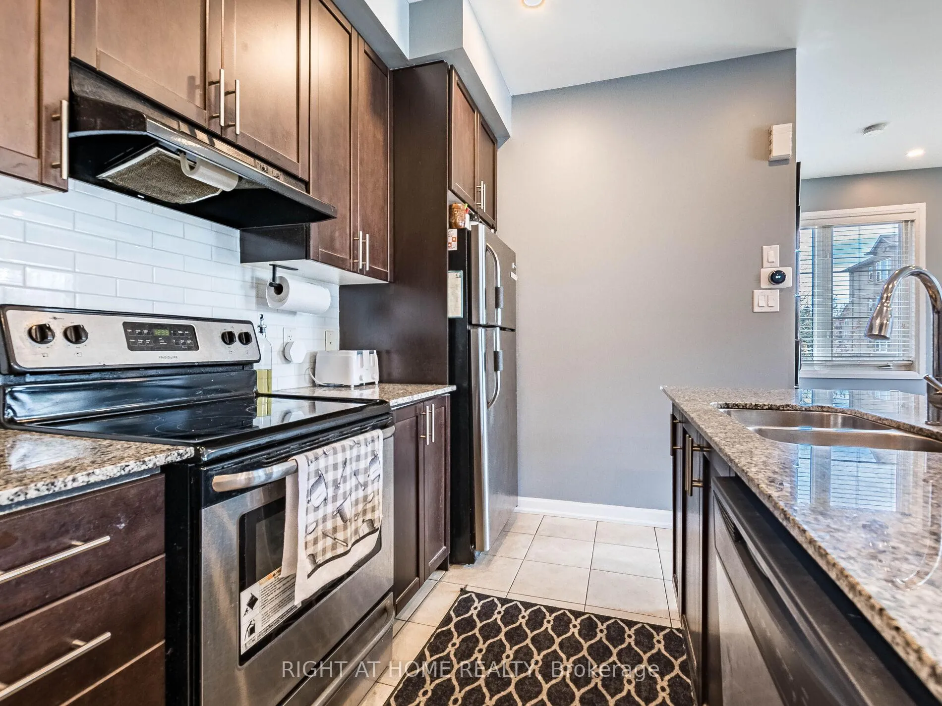 Photo 23 of Unit 61, 165 Hampshire Way, Milton, Dempsey — HOMEH