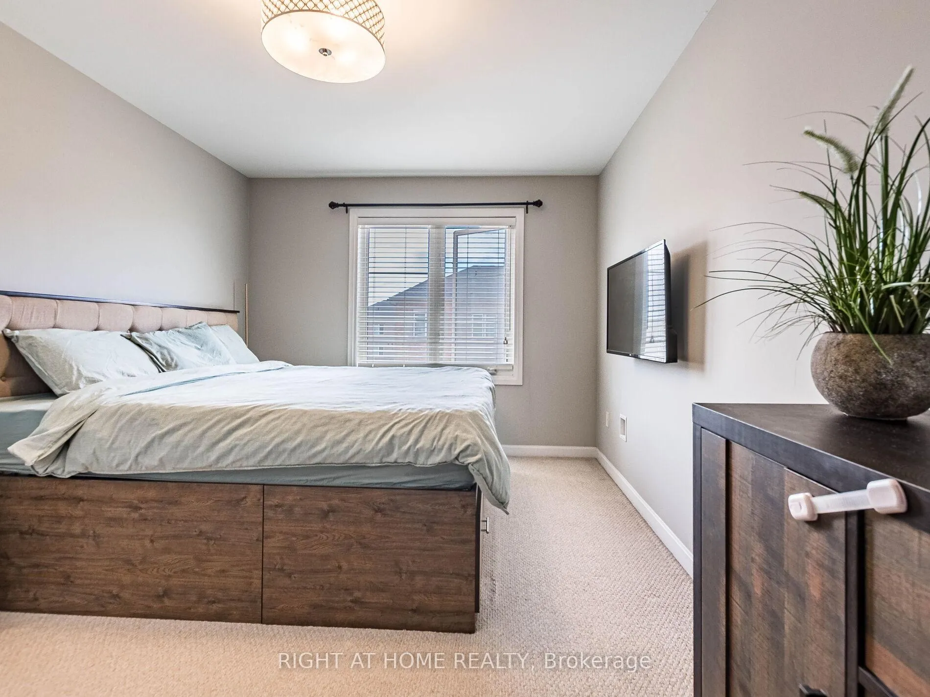 Photo 30 of Unit 61, 165 Hampshire Way, Milton, Dempsey — HOMEH