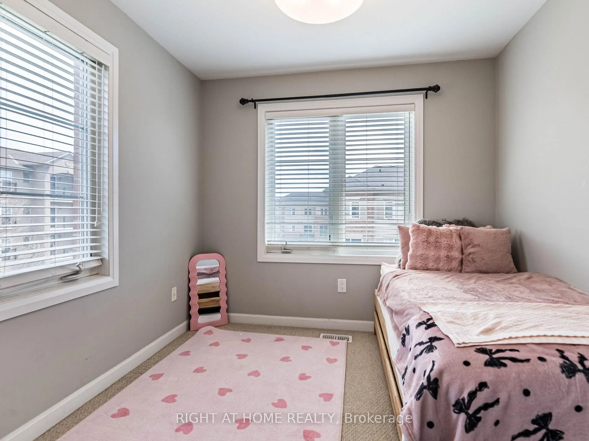 Photo 33 of Unit 61, 165 Hampshire Way, Milton, Dempsey — HOMEH