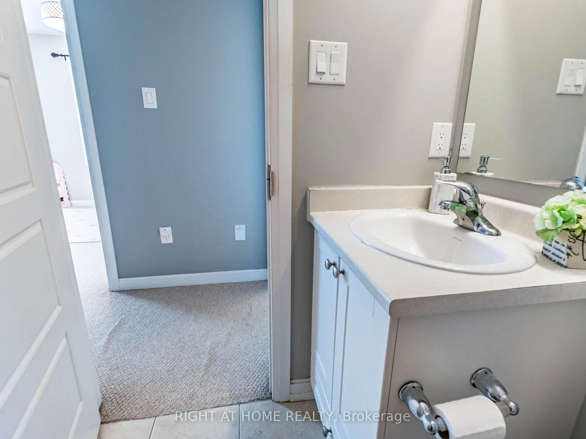 Photo 35 of Unit 61, 165 Hampshire Way, Milton, Dempsey — HOMEH